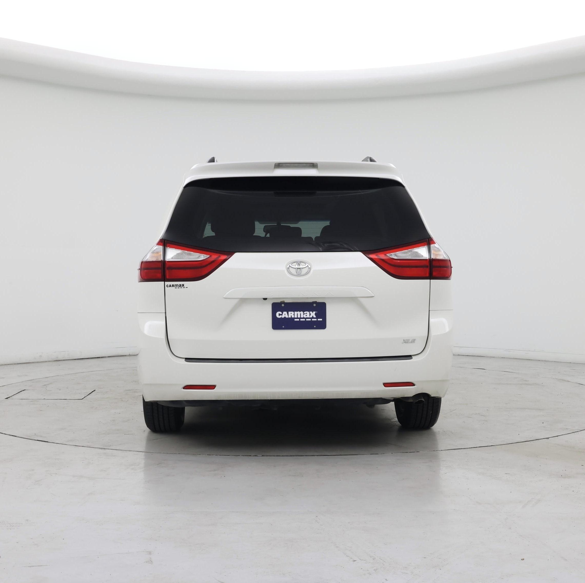 Thumbnail: 2017 Toyota Sienna - 6