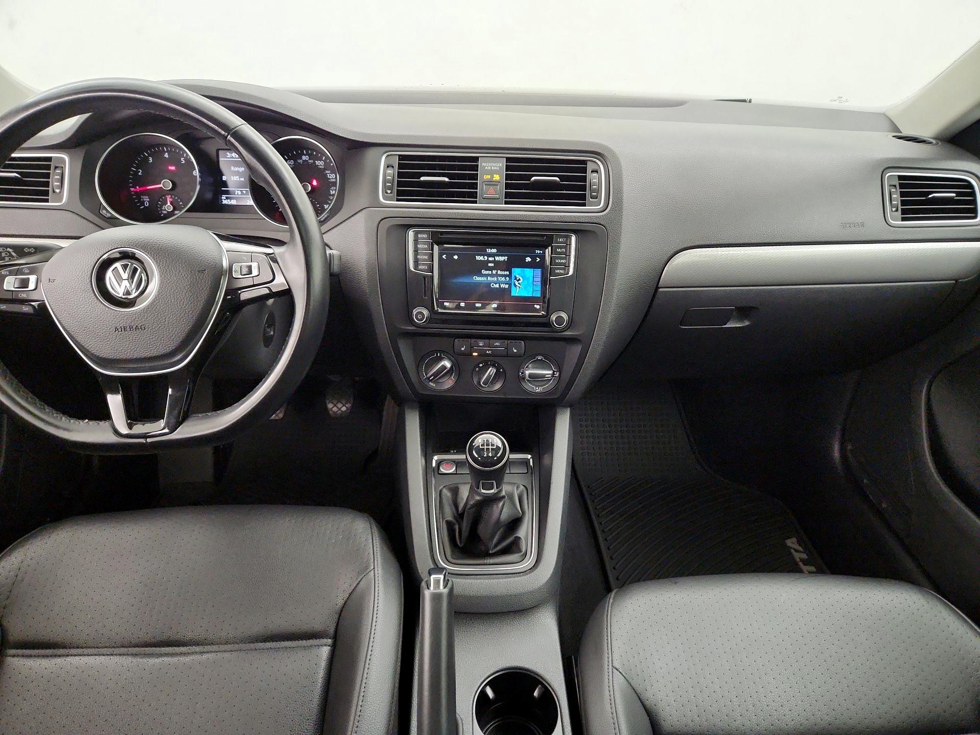 Thumbnail: 2017 Volkswagen Jetta - 9
