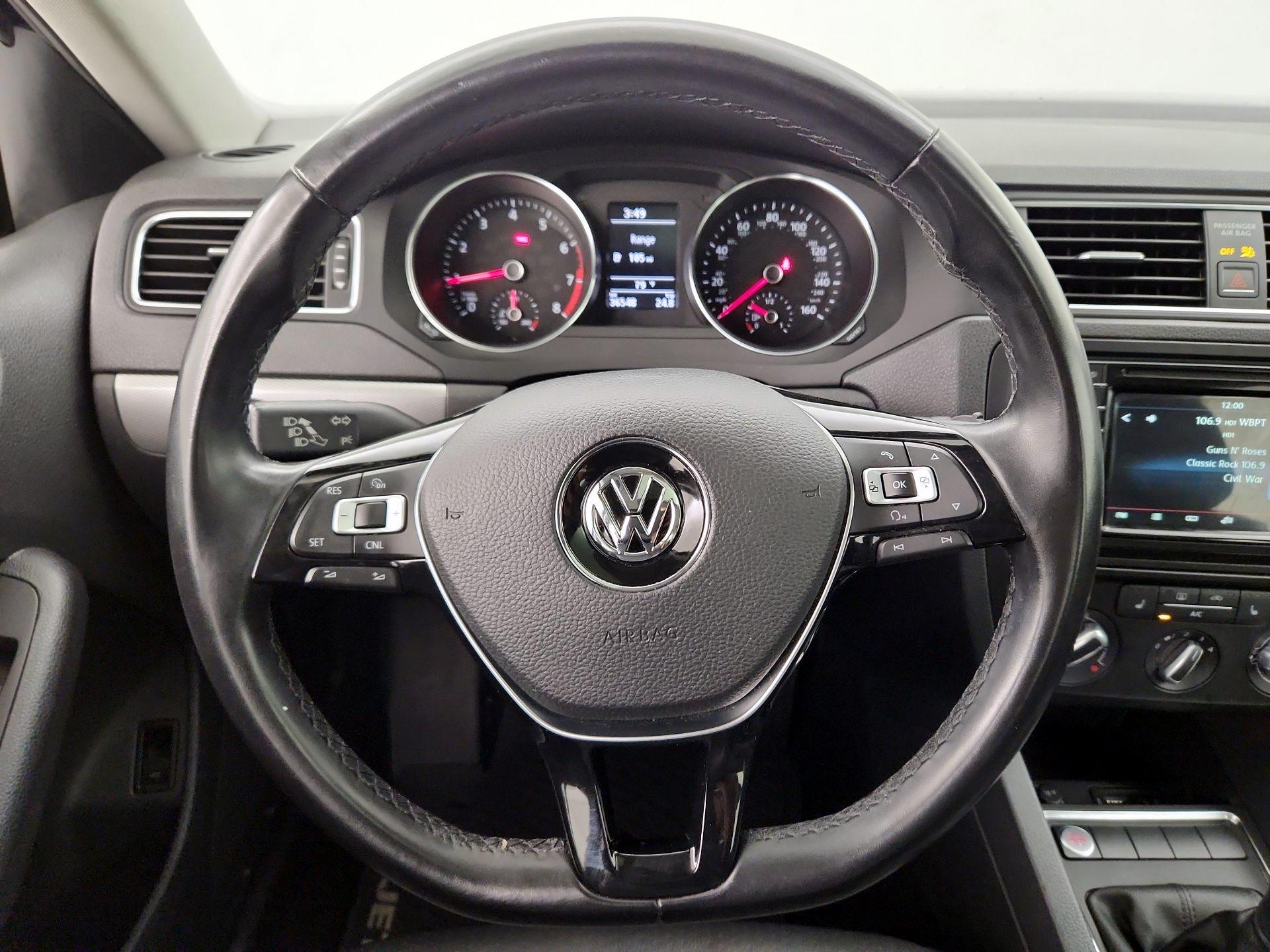 Thumbnail: 2017 Volkswagen Jetta - 10