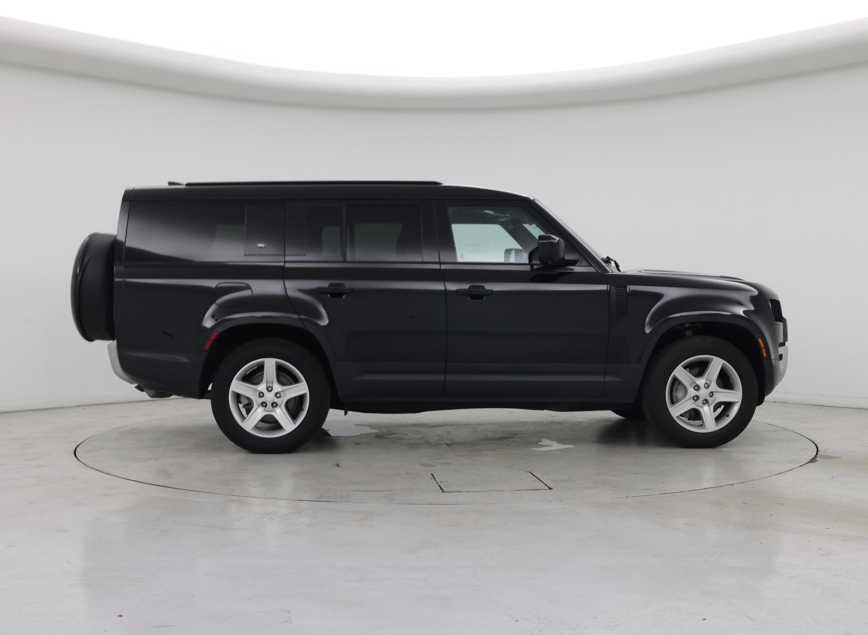 Thumbnail: 2023 Land Rover Defender - 7