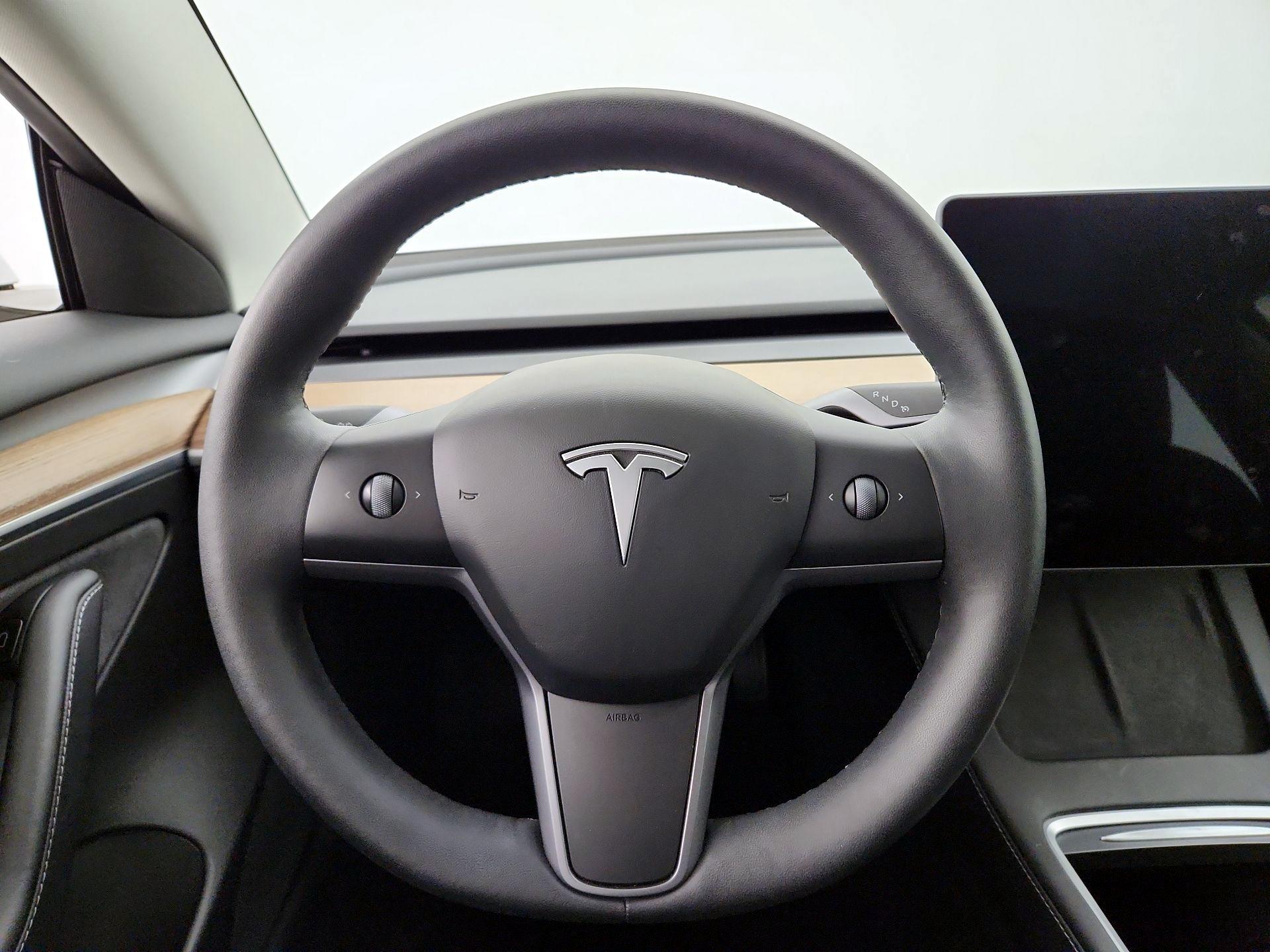 Thumbnail: 2023 Tesla Model 3 - 10
