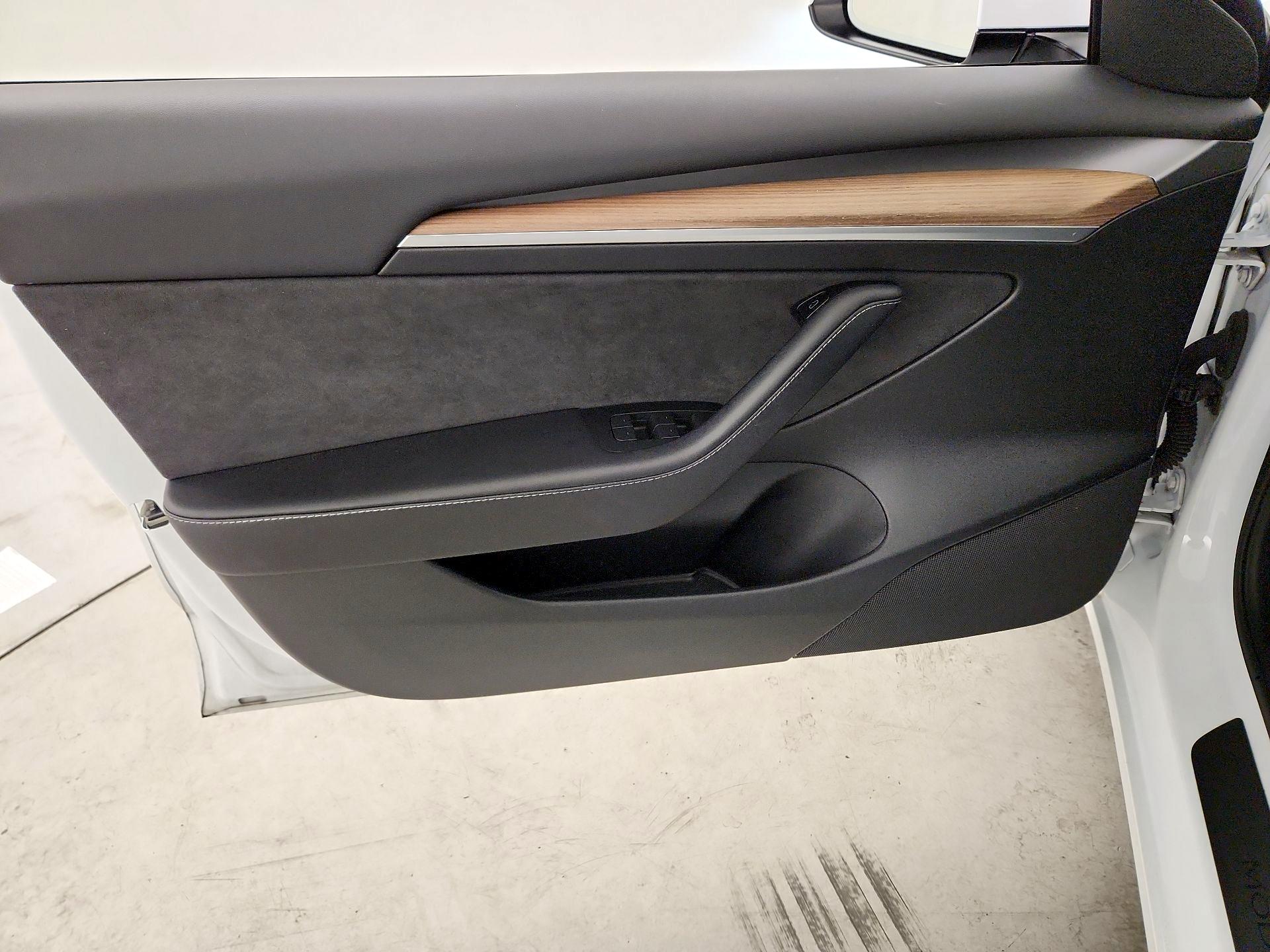 Thumbnail: 2023 Tesla Model 3 - 12