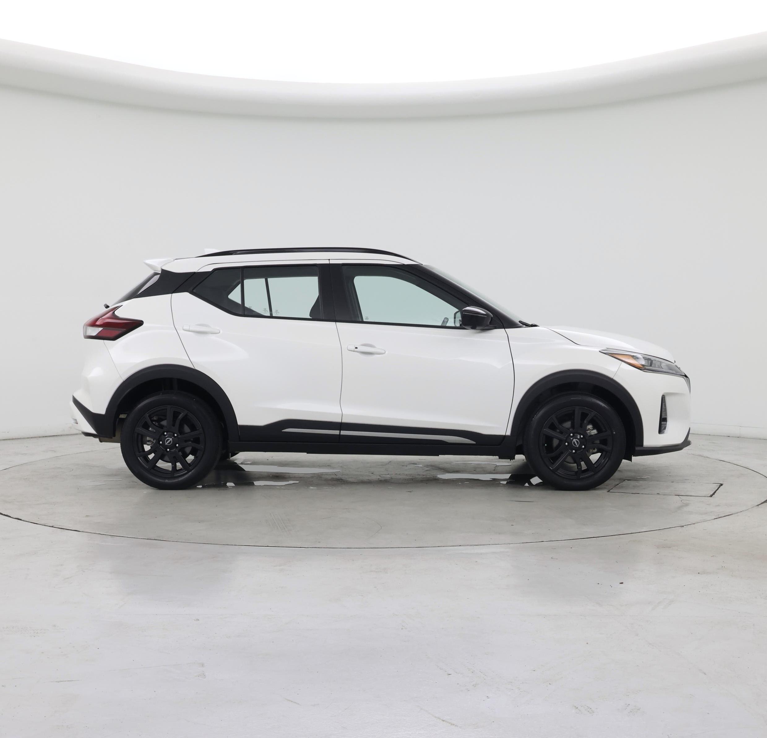 Thumbnail: 2024 Nissan Kicks - 7