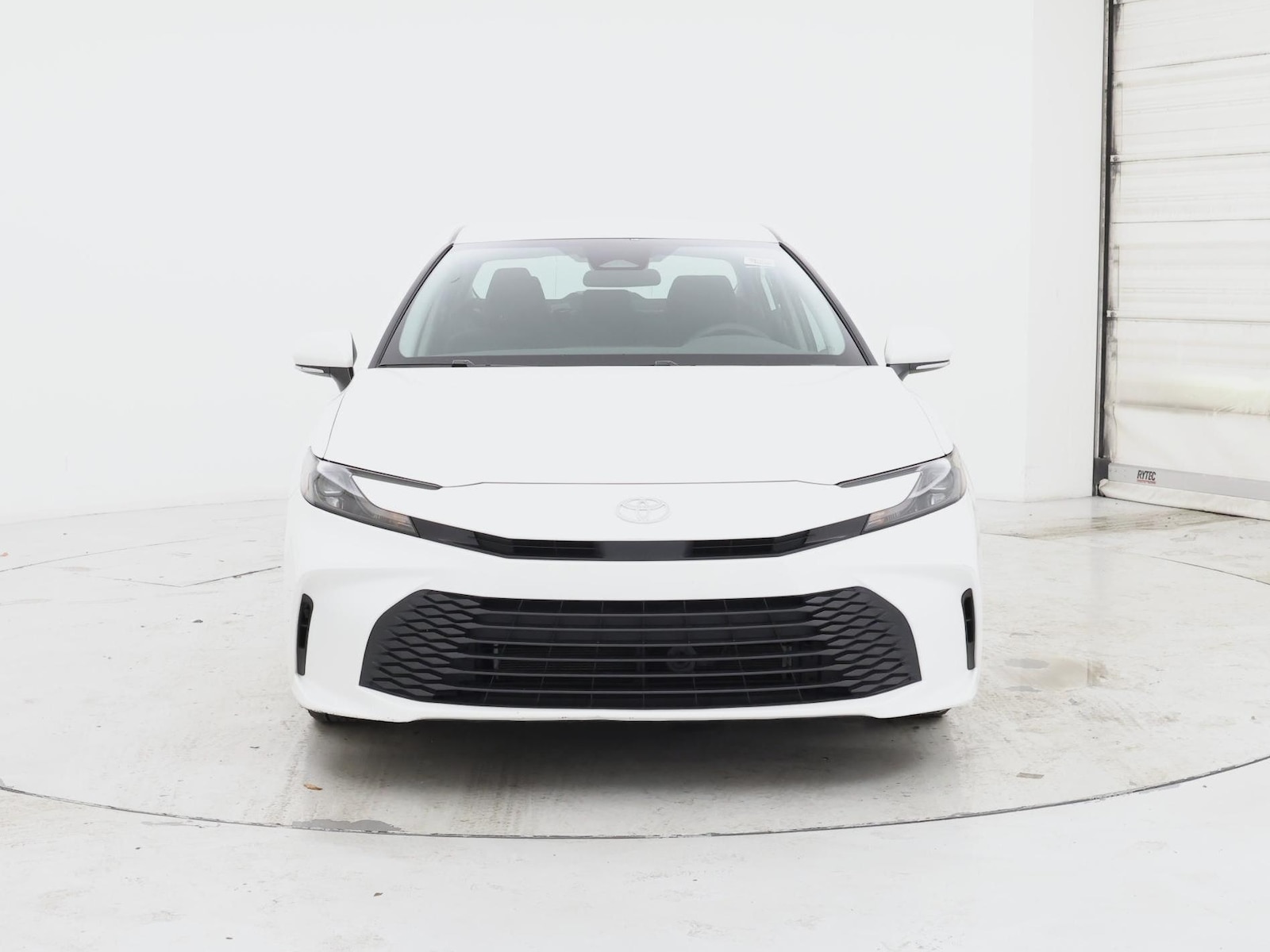 2025 Toyota Camry LE - Photo 6