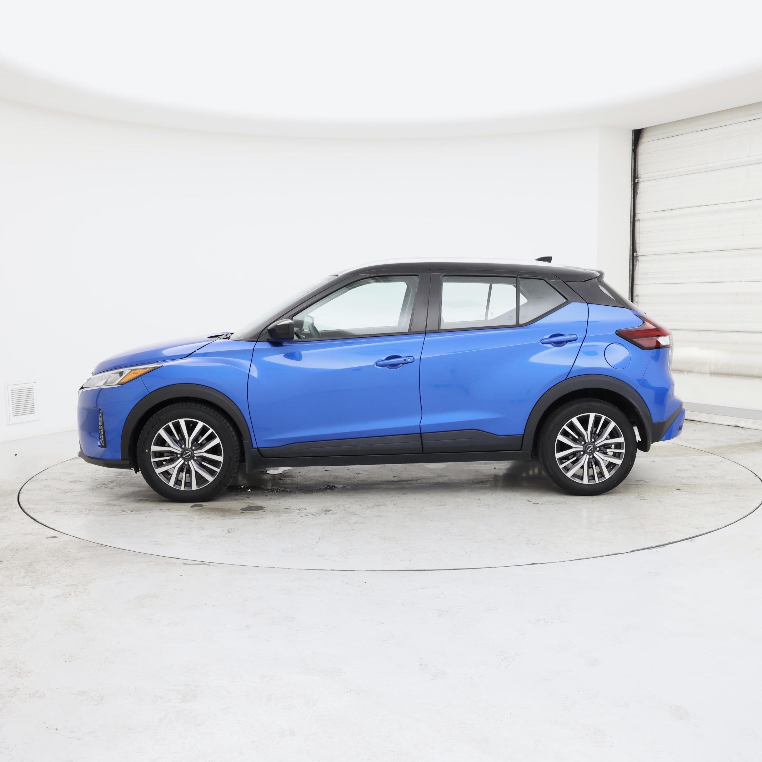 Thumbnail: 2023 Nissan Kicks - 3