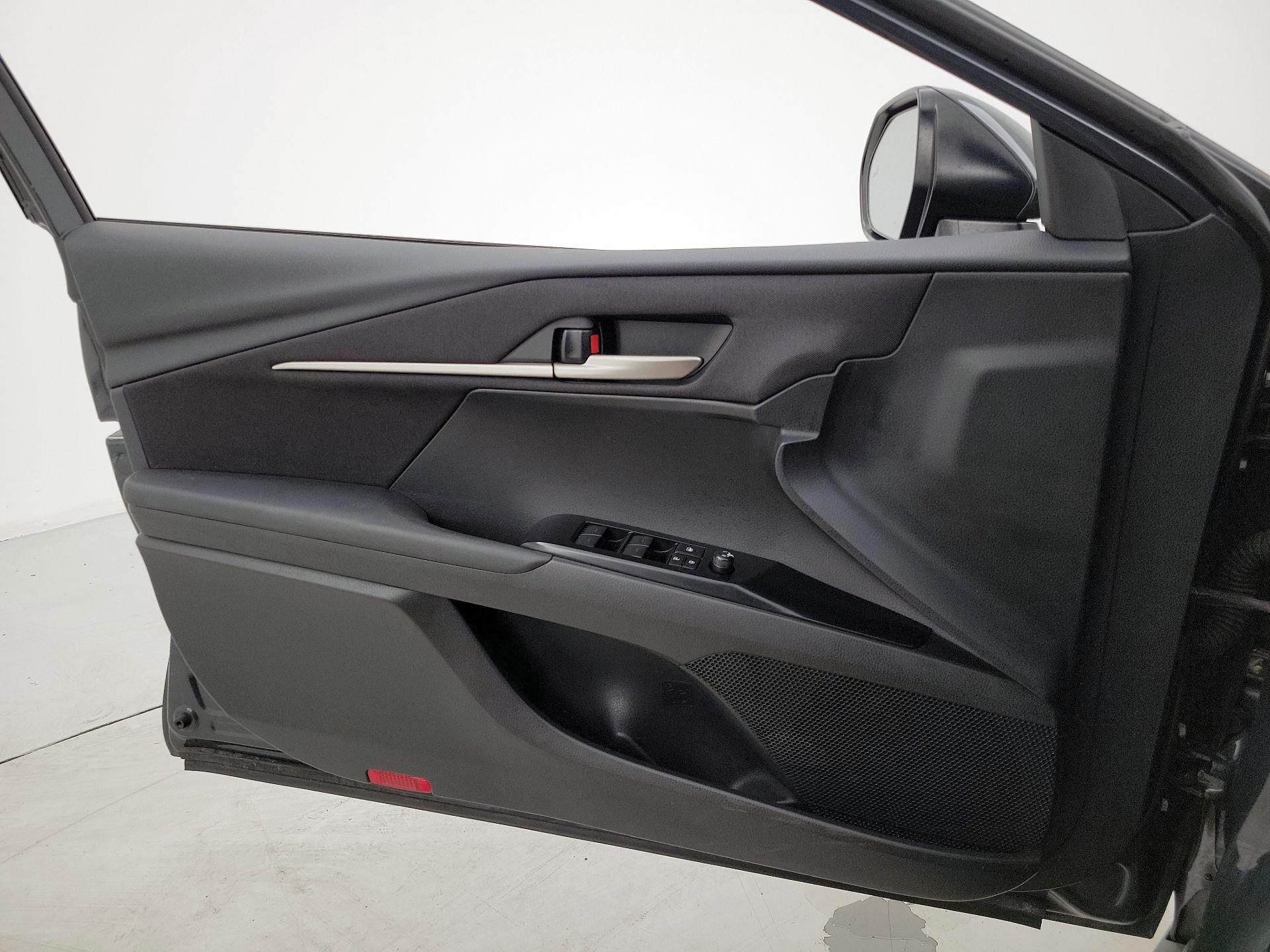 Thumbnail: 2025 Toyota Camry - 12