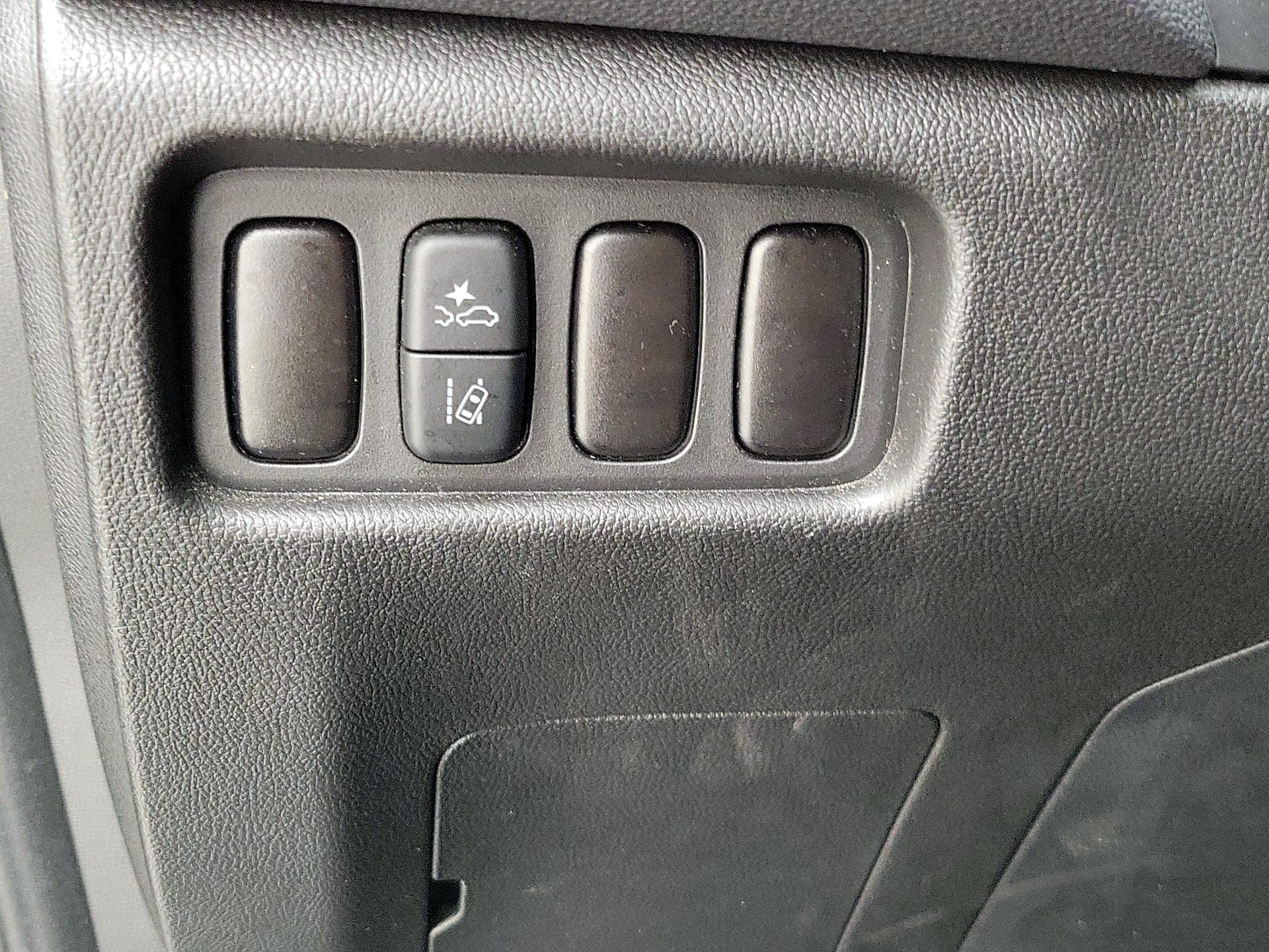 Thumbnail: 2025 Mitsubishi Outlander Sport - 13