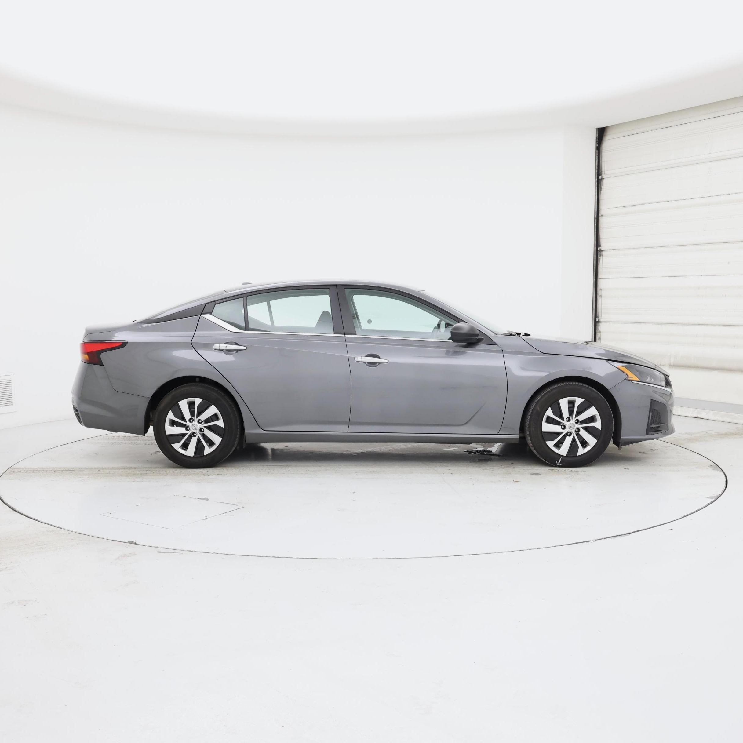 Thumbnail: 2025 Nissan Altima - 7