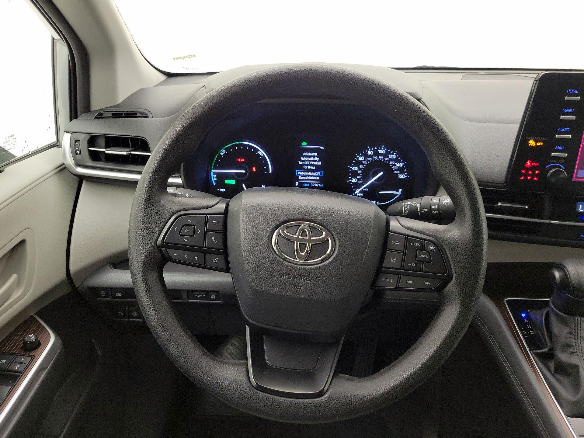 Thumbnail: 2024 Toyota Sienna - 10