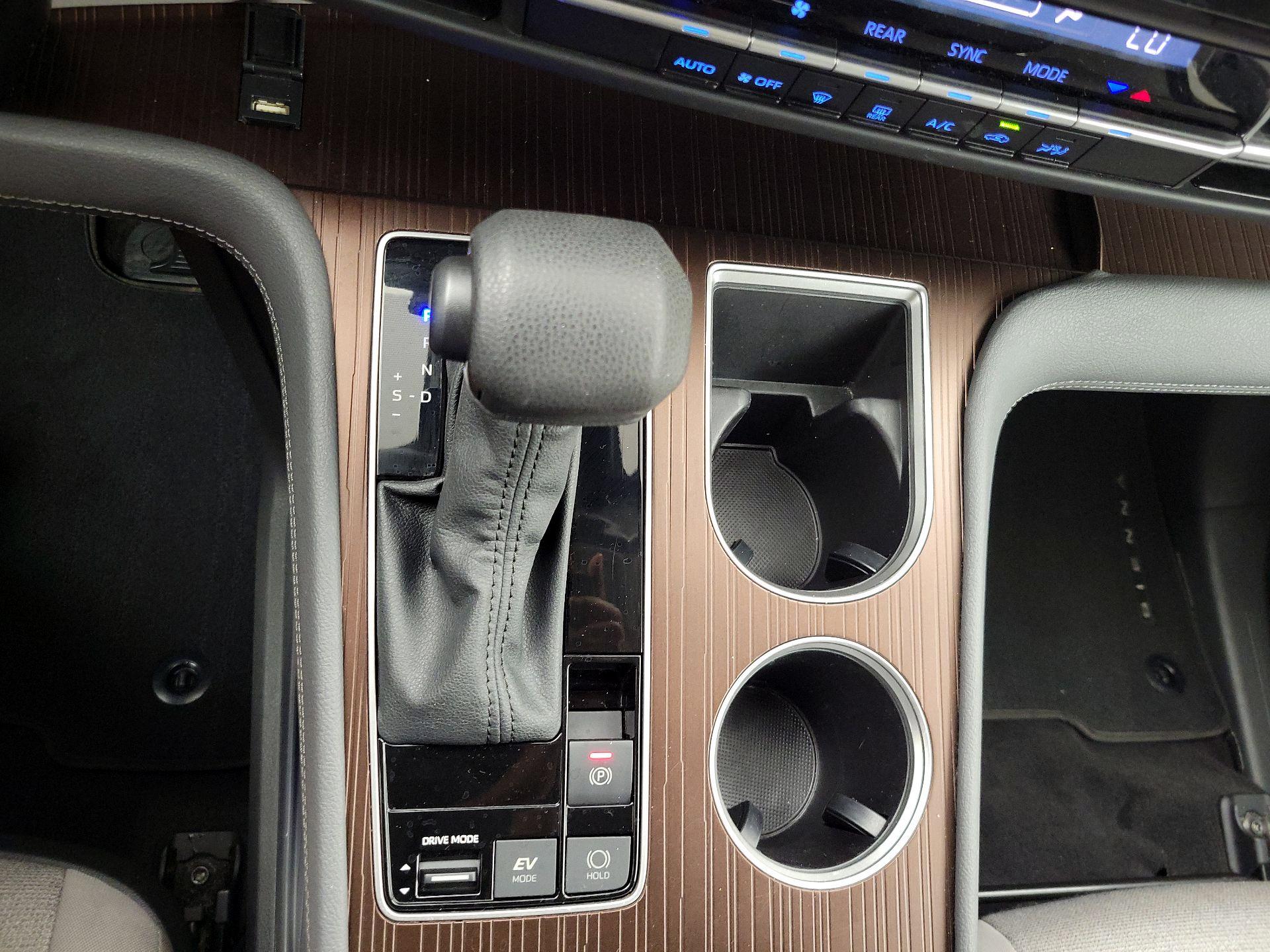 Thumbnail: 2024 Toyota Sienna - 17