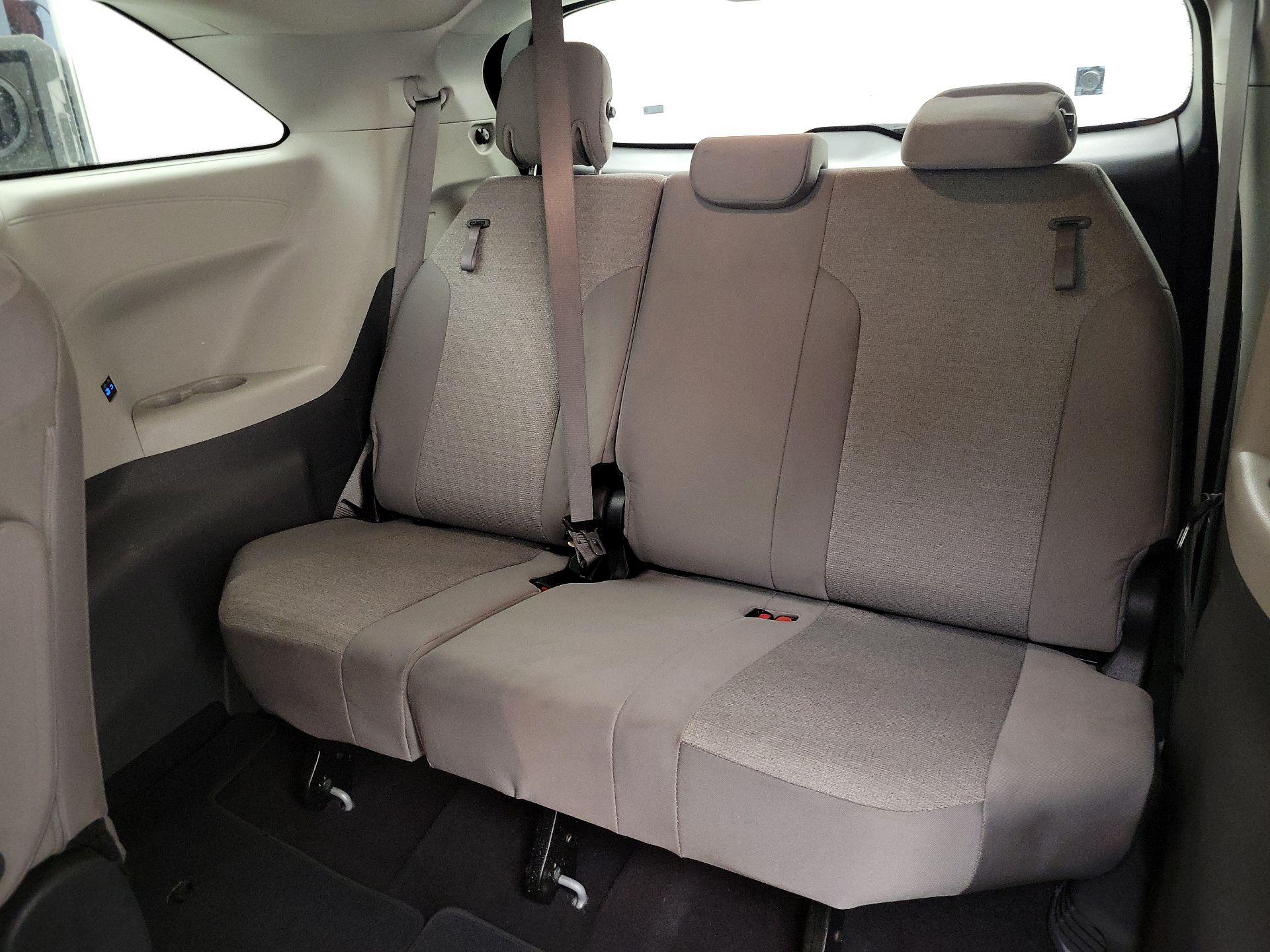 Thumbnail: 2024 Toyota Sienna - 20