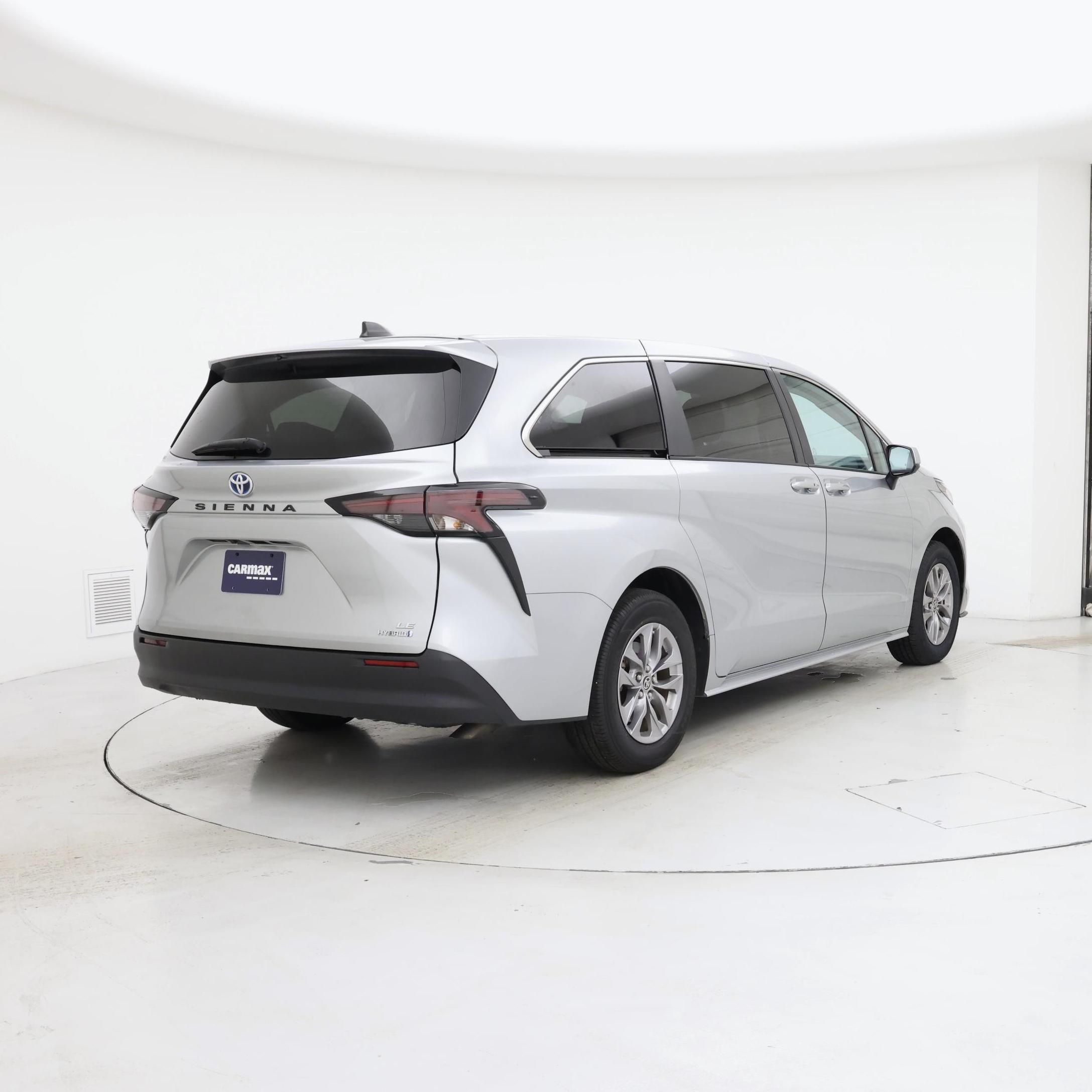 Thumbnail: 2024 Toyota Sienna - 8