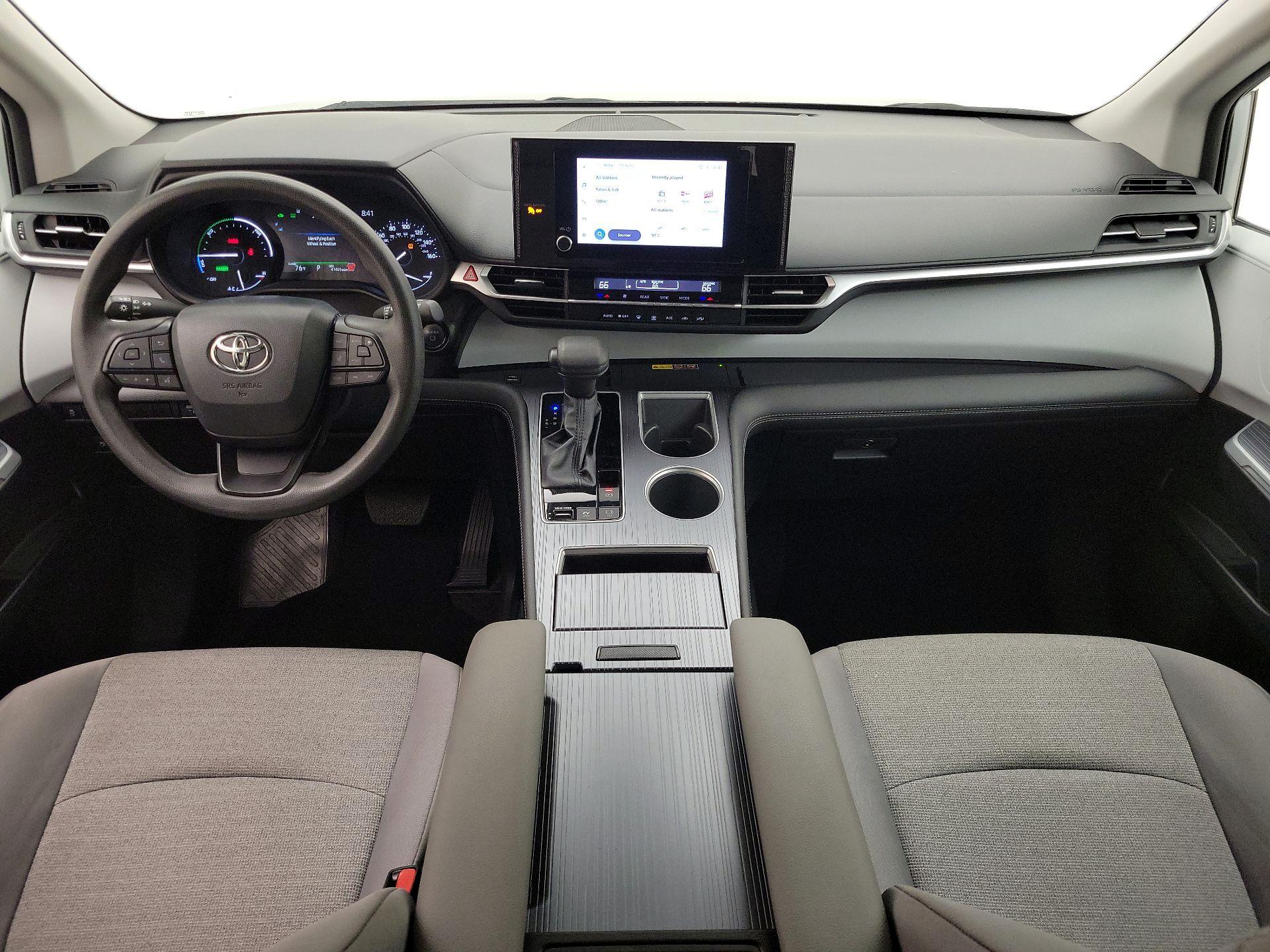 Thumbnail: 2025 Toyota Sienna - 9