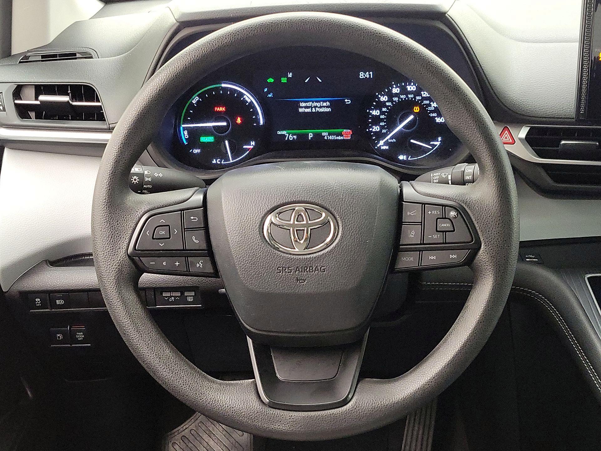 Thumbnail: 2025 Toyota Sienna - 10