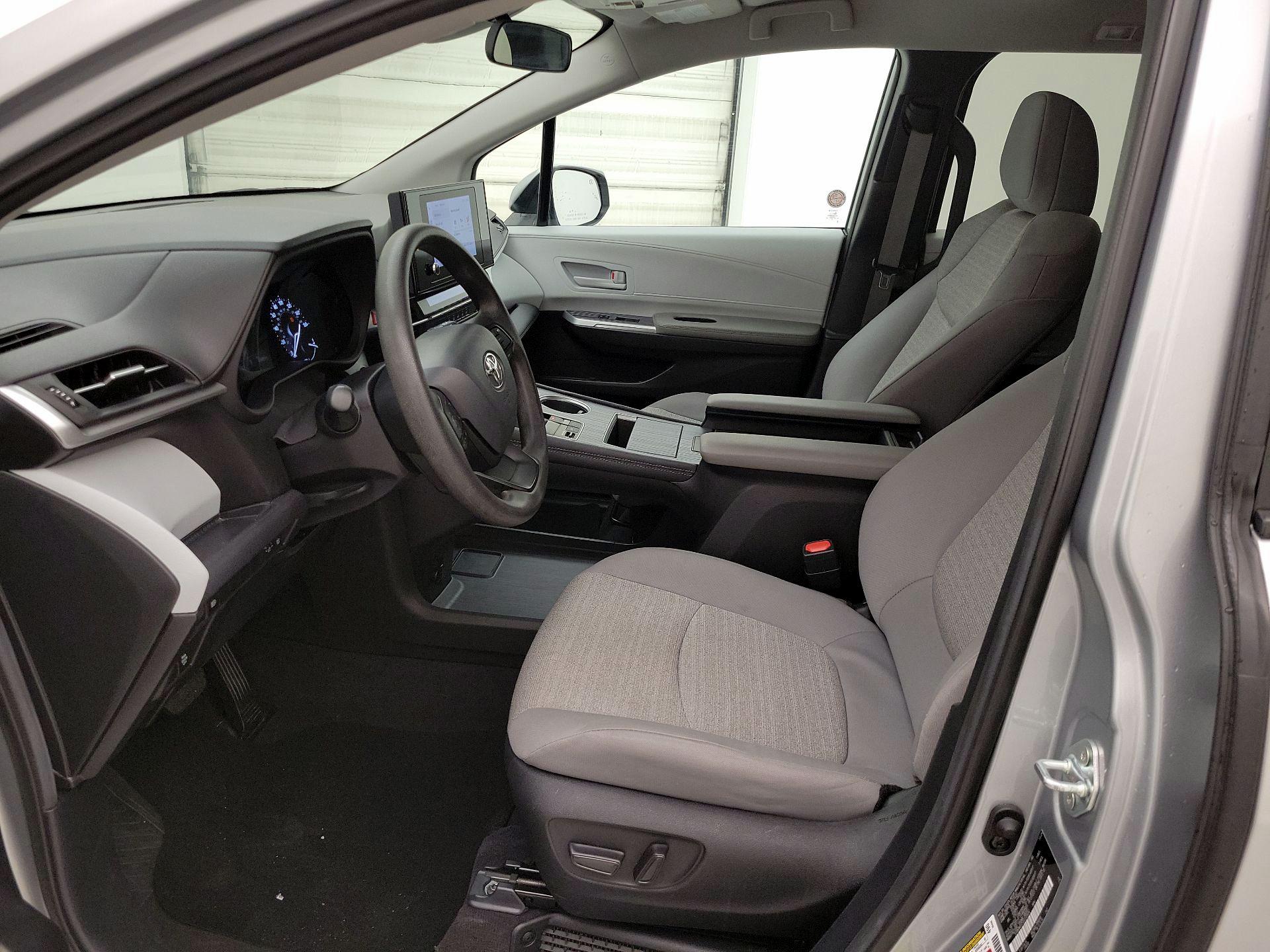 Thumbnail: 2025 Toyota Sienna - 11