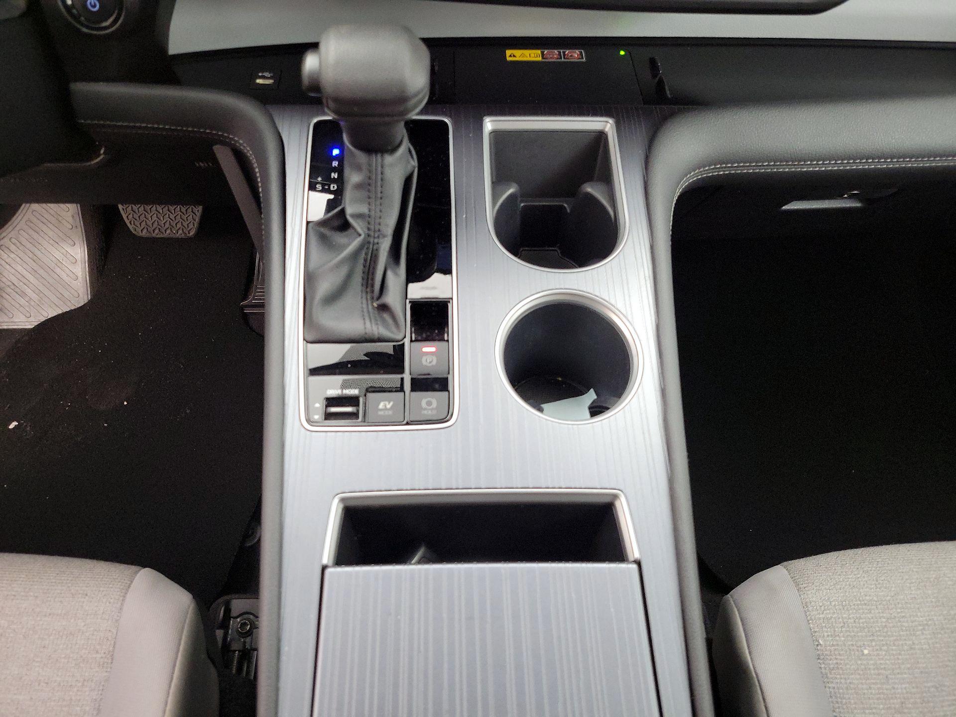 Thumbnail: 2025 Toyota Sienna - 17