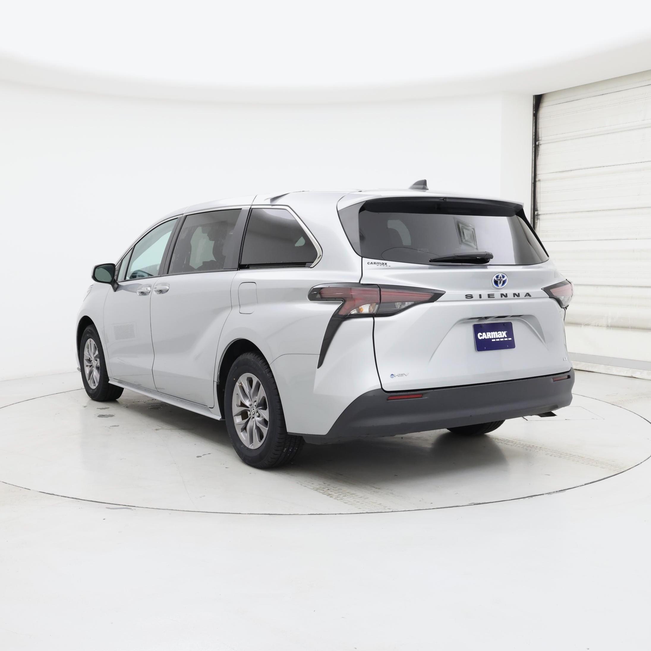 Thumbnail: 2025 Toyota Sienna - 2