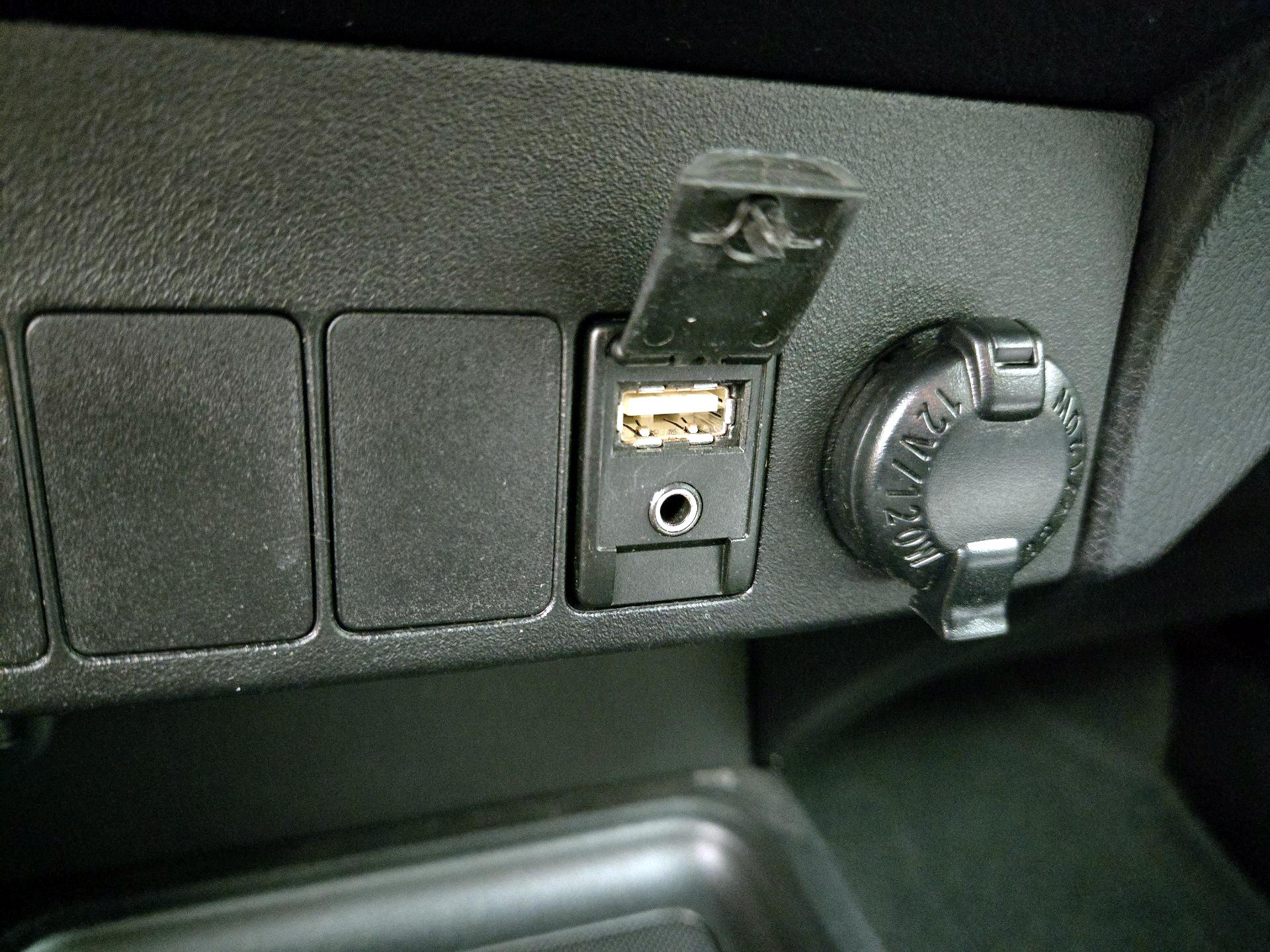 Thumbnail: 2015 Toyota RAV4 - 18