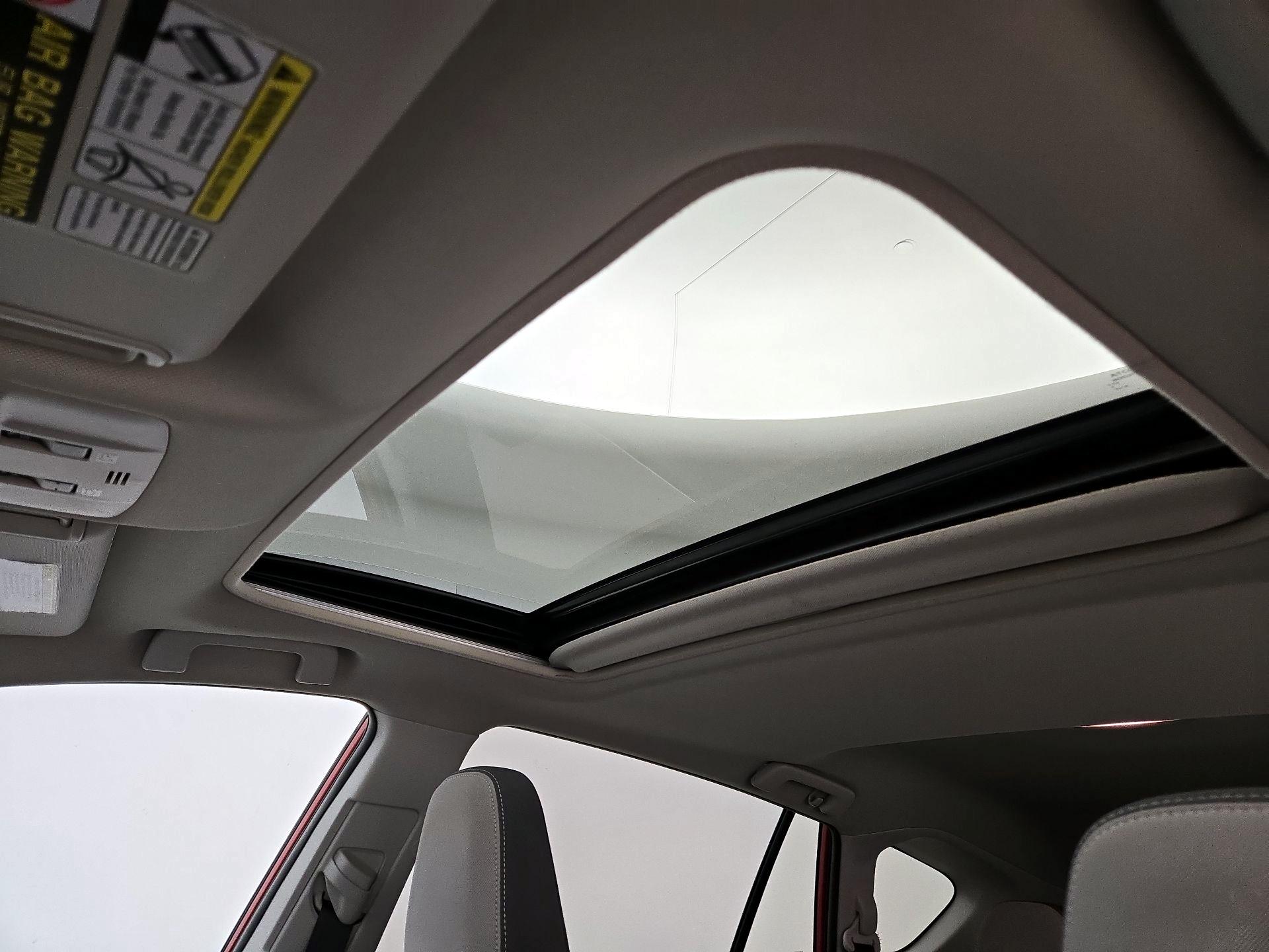 Thumbnail: 2015 Toyota RAV4 - 19