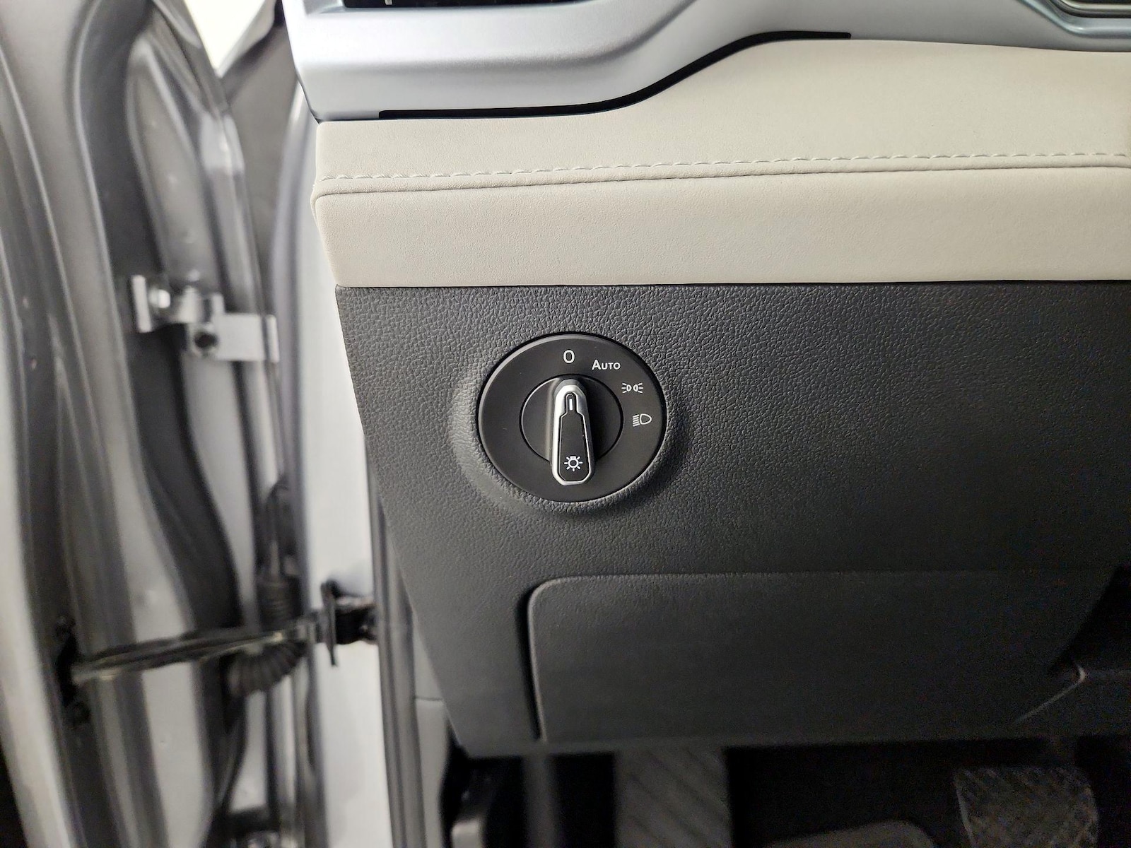 2025 Volkswagen Taos SE - Photo 14