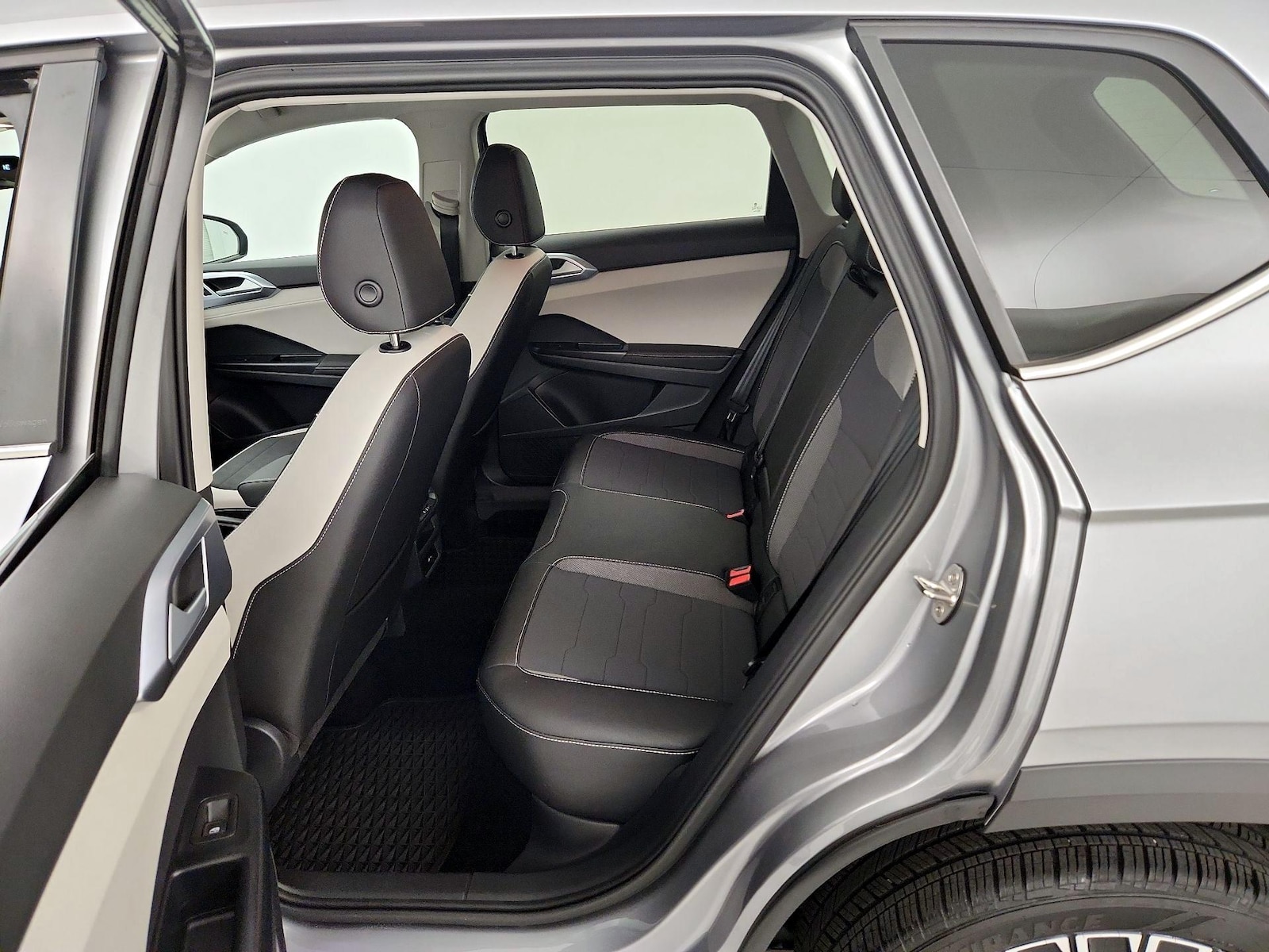 2025 Volkswagen Taos SE - Photo 20