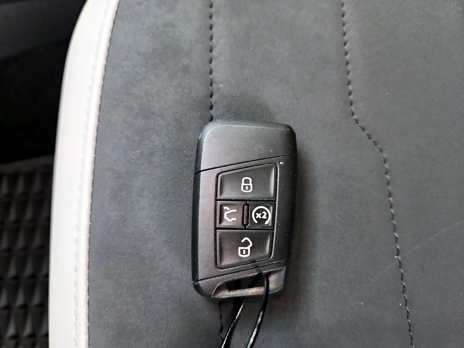 2025 Volkswagen Taos SE - Photo 24