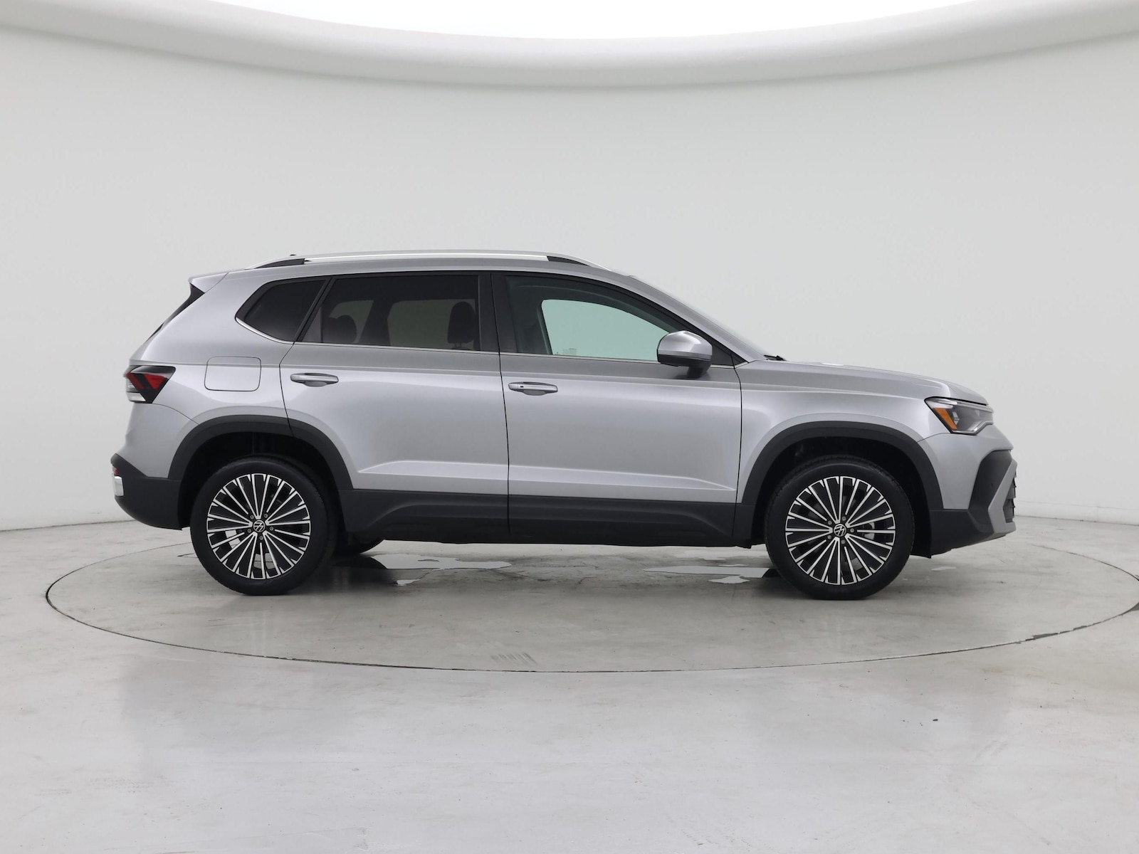 2025 Volkswagen Taos SE - Photo 8