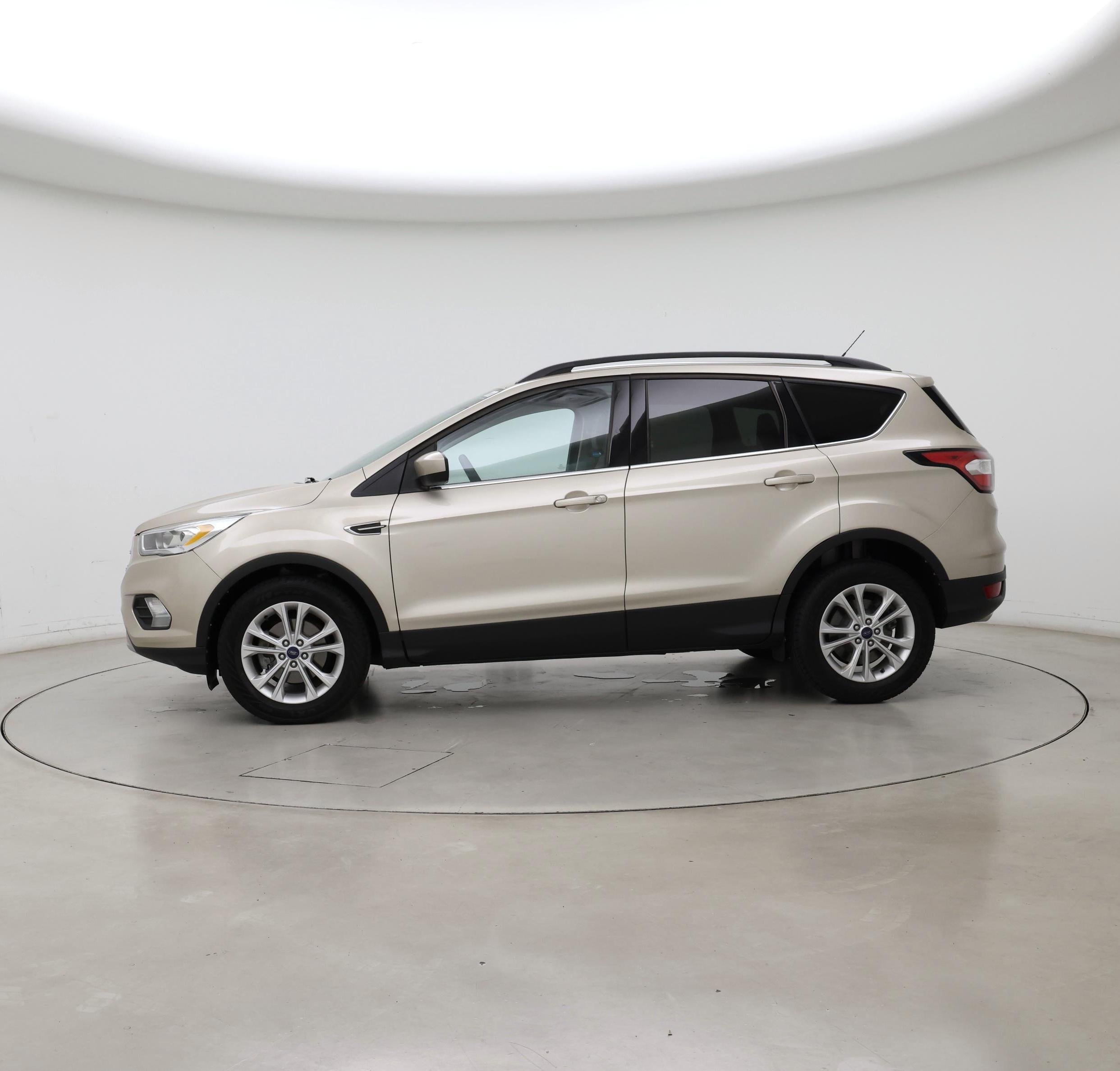 Thumbnail: 2017 Ford Escape - 3