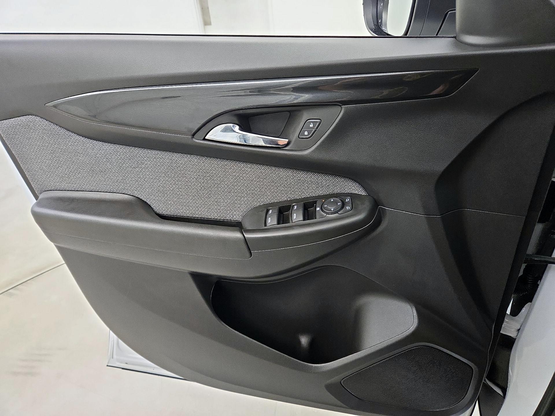 Thumbnail: 2025 Chevrolet TrailBlazer - 12