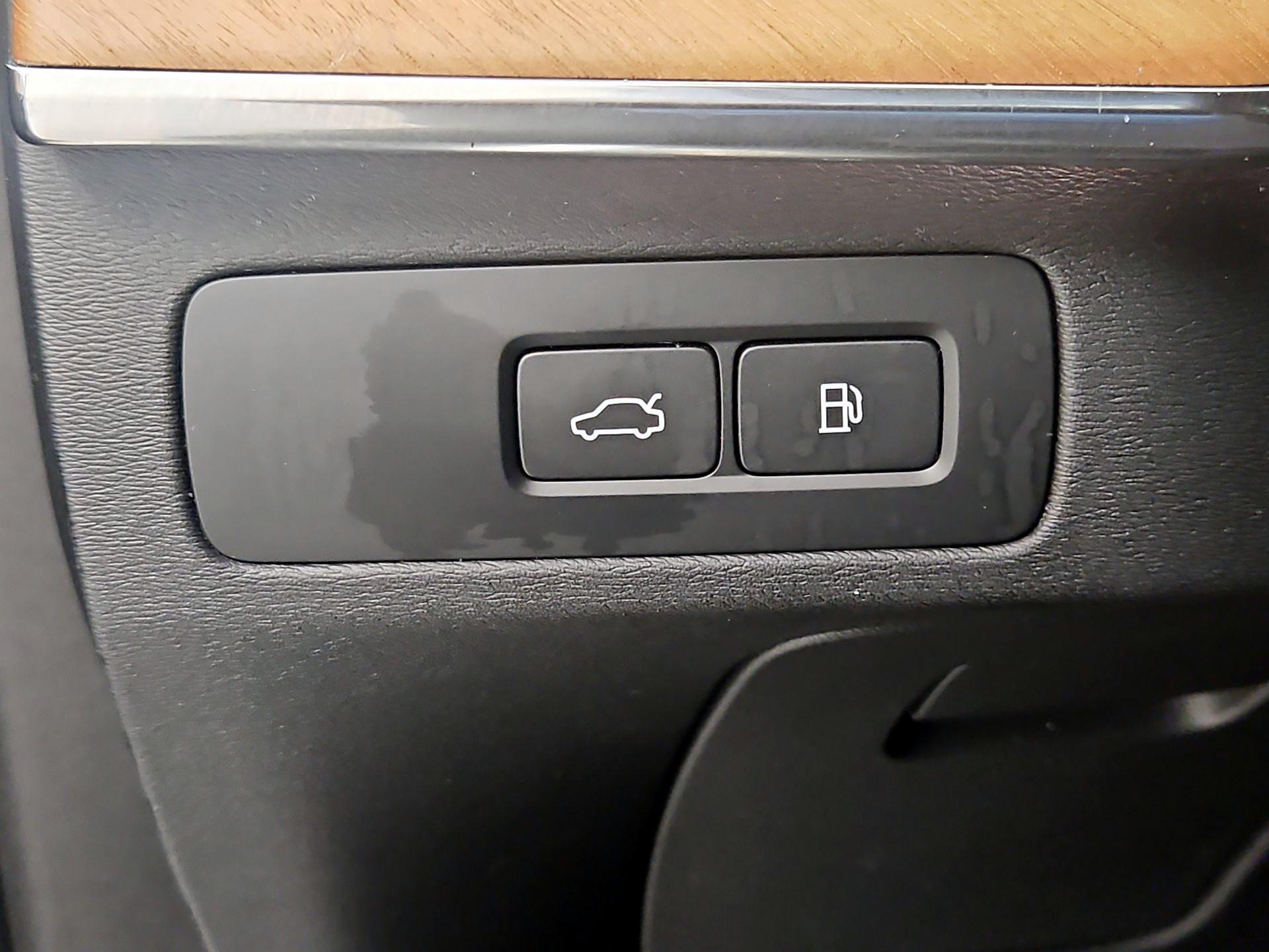 Thumbnail: 2023 Volvo XC90 - 13