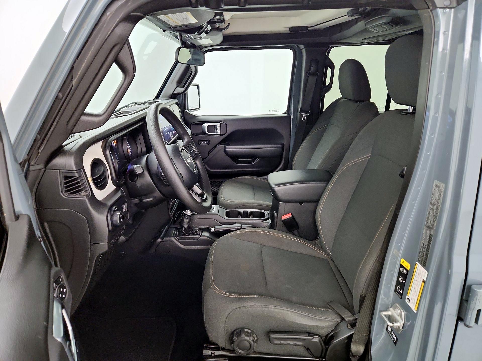 Thumbnail: 2025 Jeep Gladiator - 11