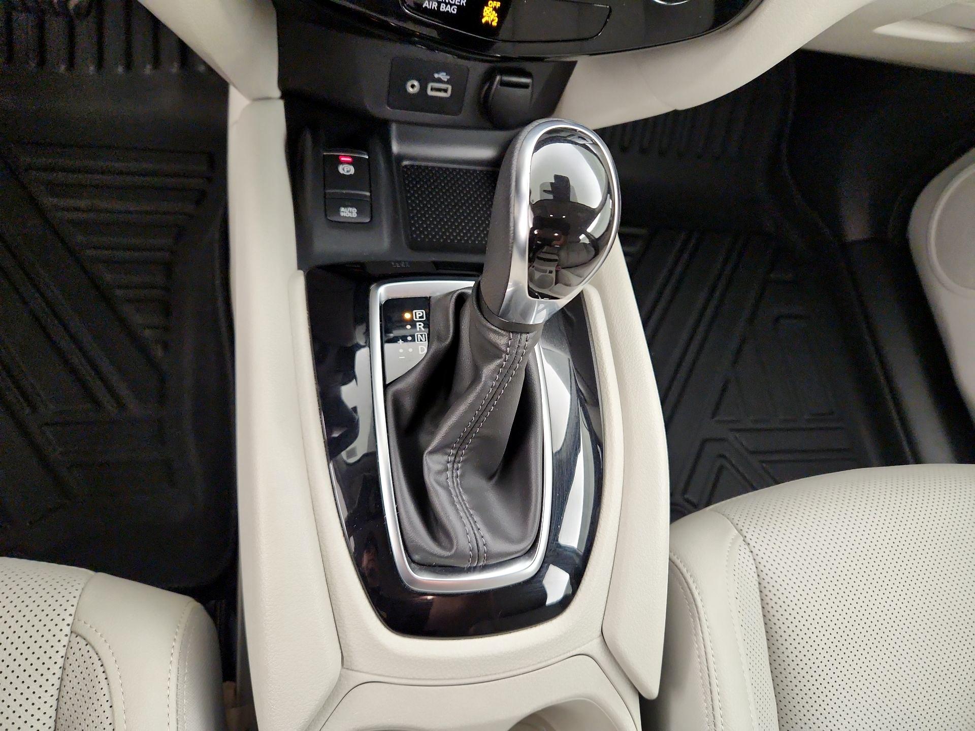 Thumbnail: 2022 Nissan Rogue Sport - 18