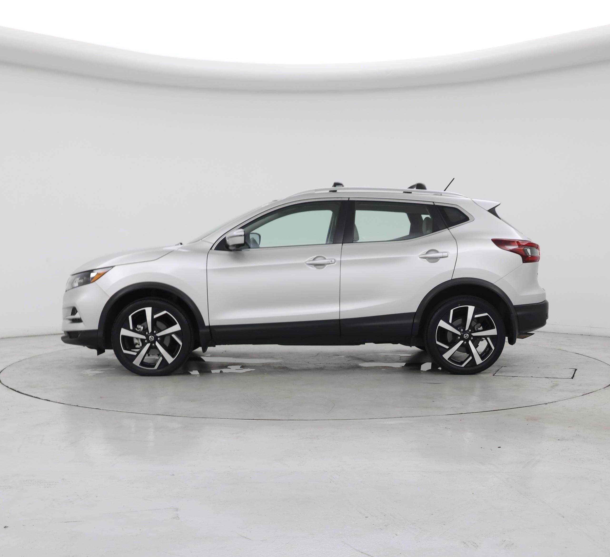Thumbnail: 2022 Nissan Rogue Sport - 3