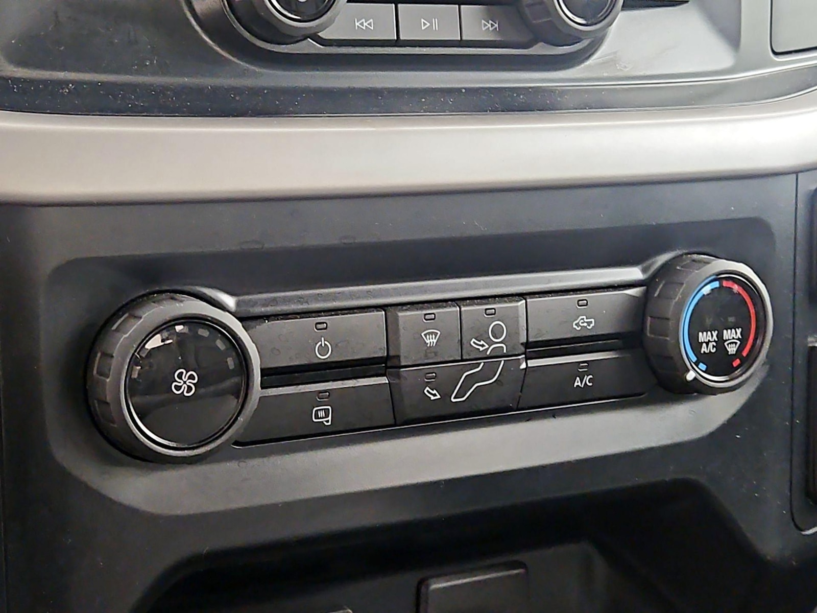 2023 Ford F-150 XL - Photo 17