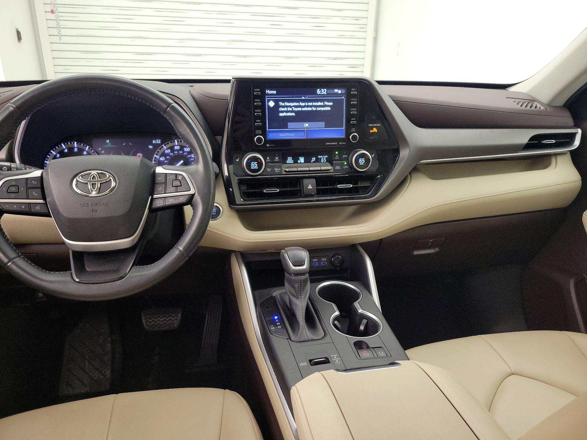 Thumbnail: 2022 Toyota Highlander - 9