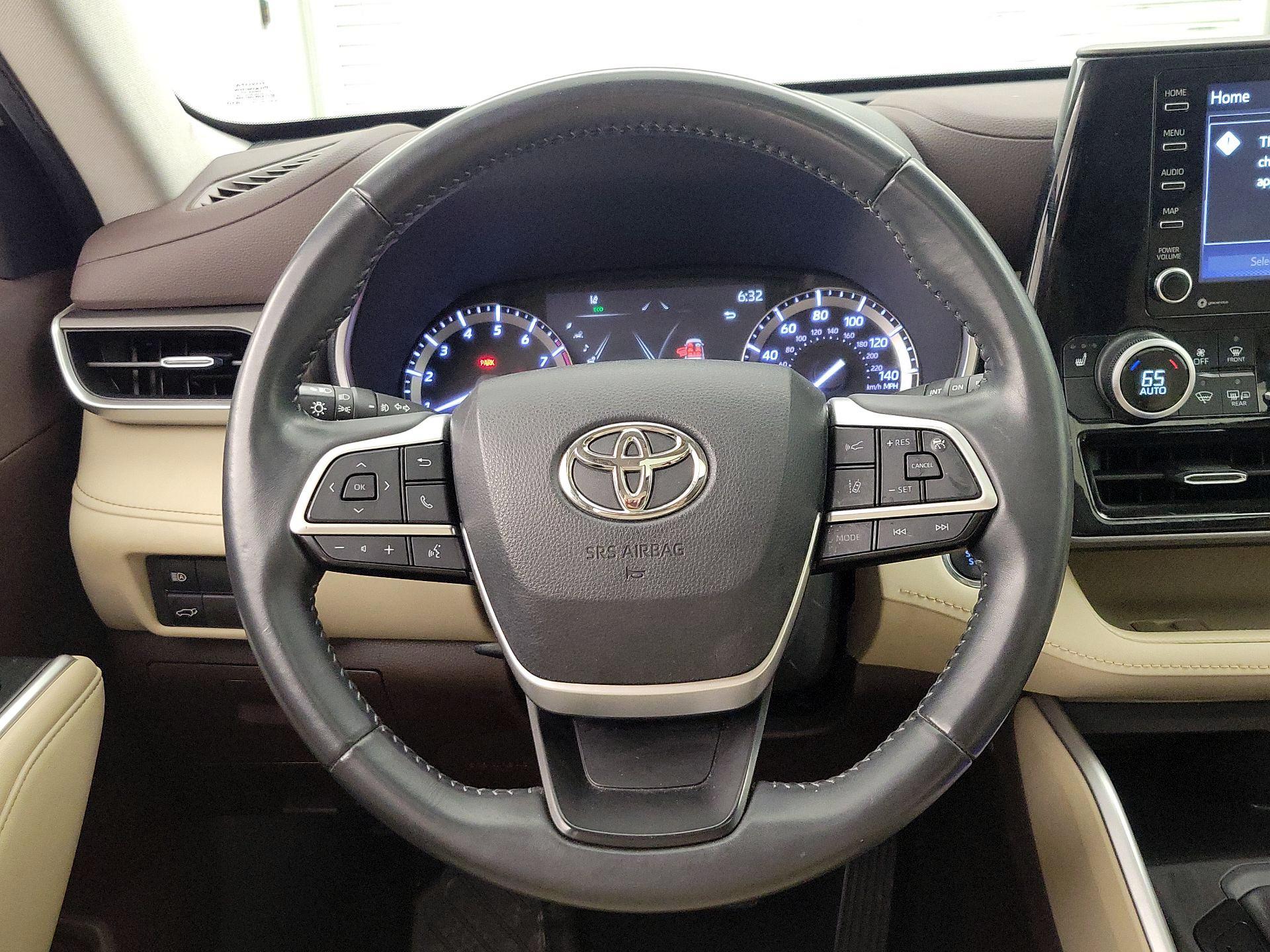 Thumbnail: 2022 Toyota Highlander - 10
