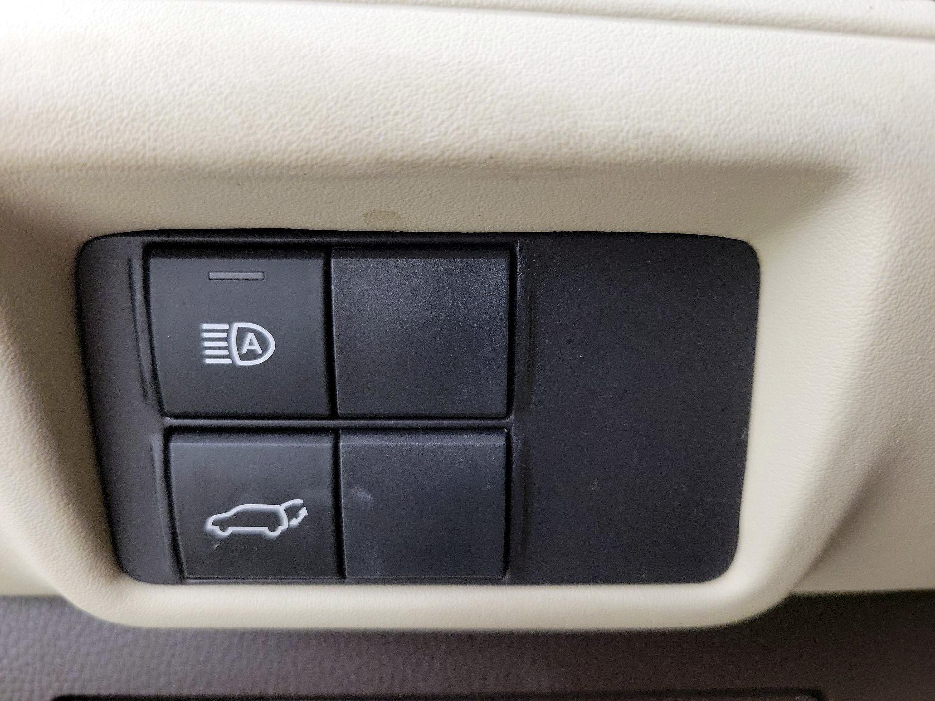Thumbnail: 2022 Toyota Highlander - 13