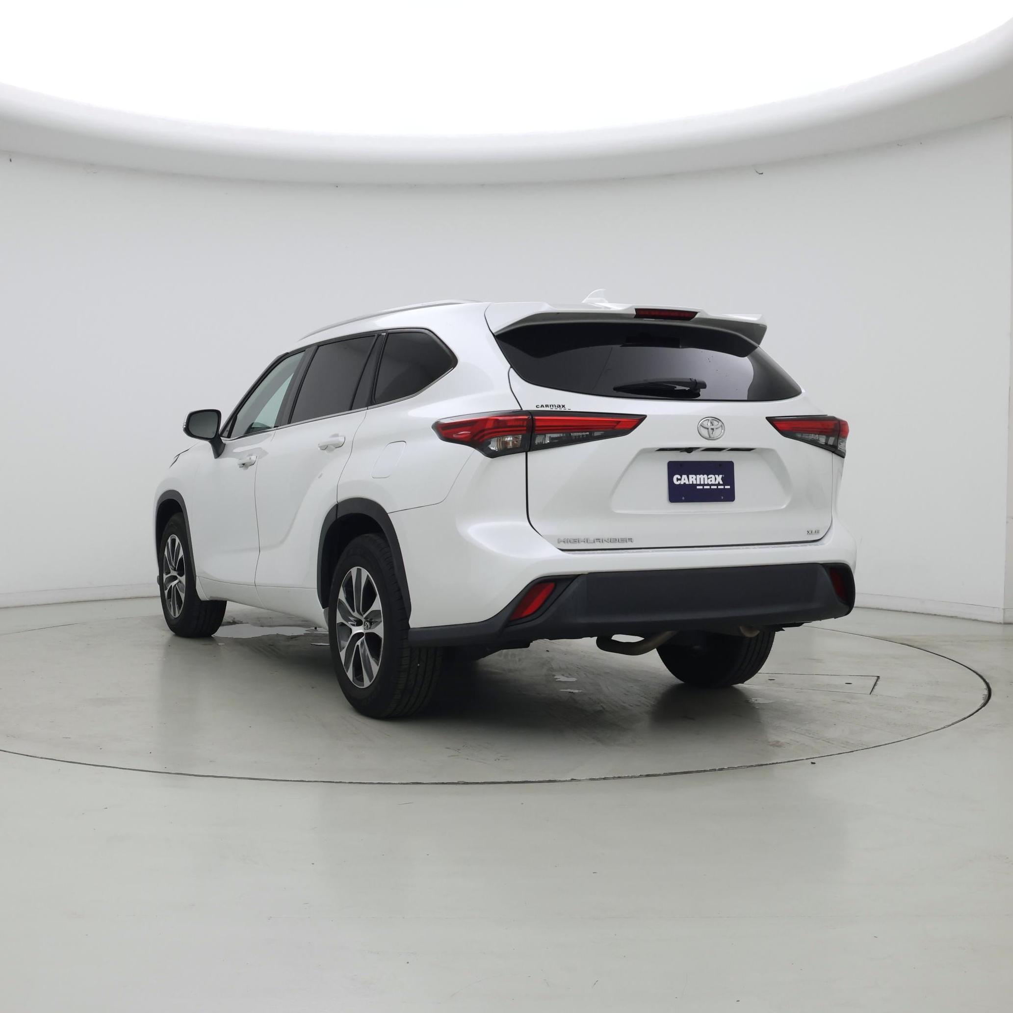 Thumbnail: 2022 Toyota Highlander - 2