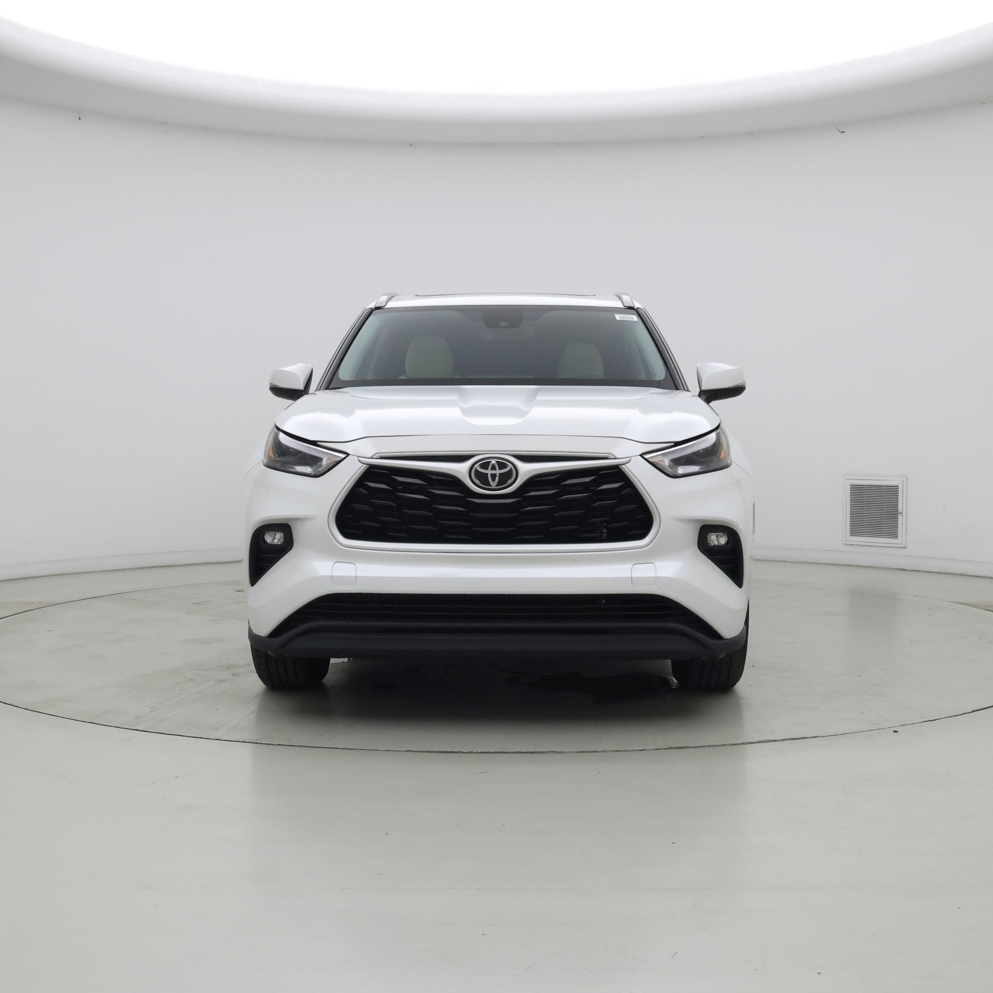 Thumbnail: 2022 Toyota Highlander - 5
