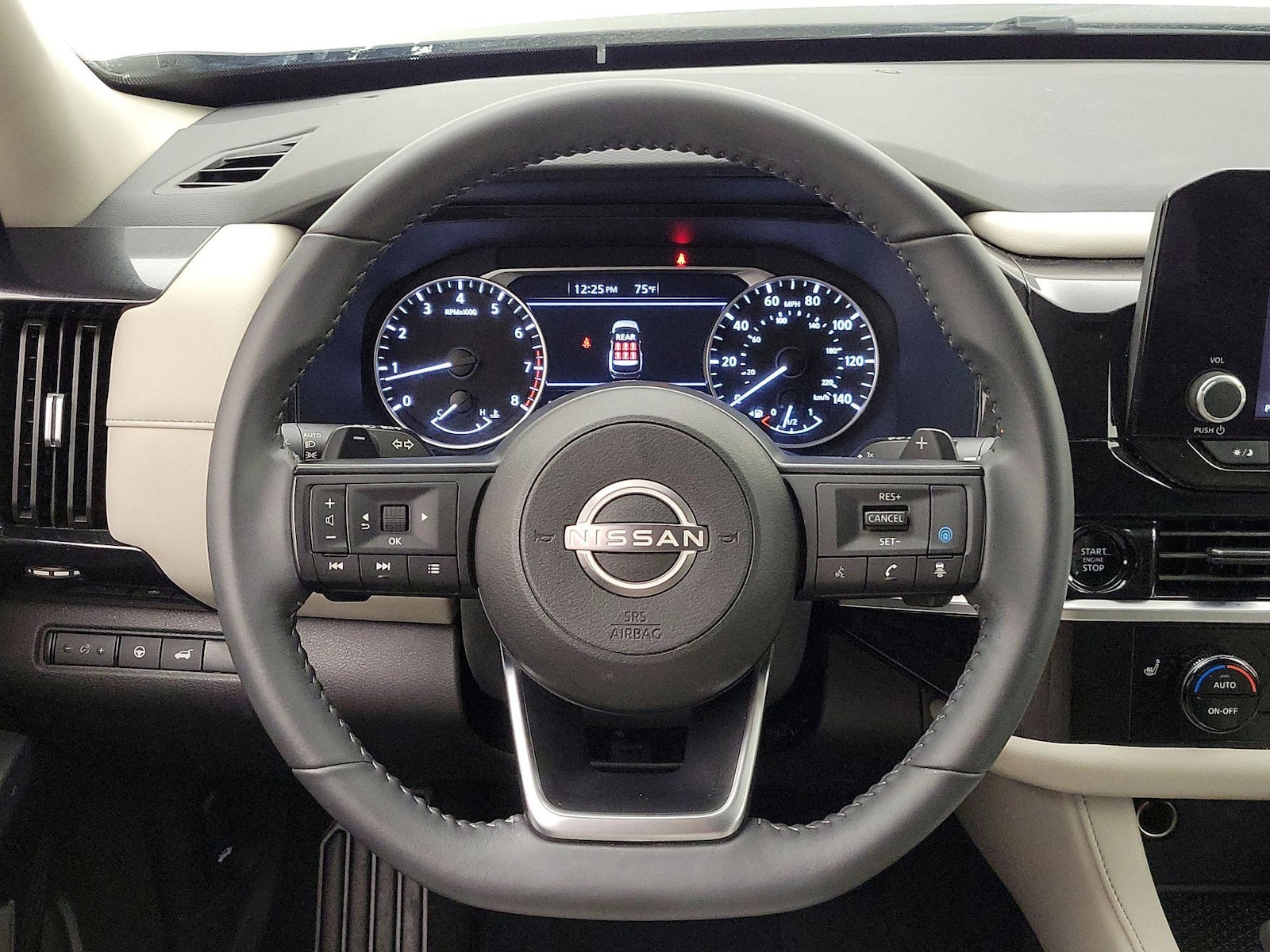 2025 Nissan Pathfinder SV - Photo 11