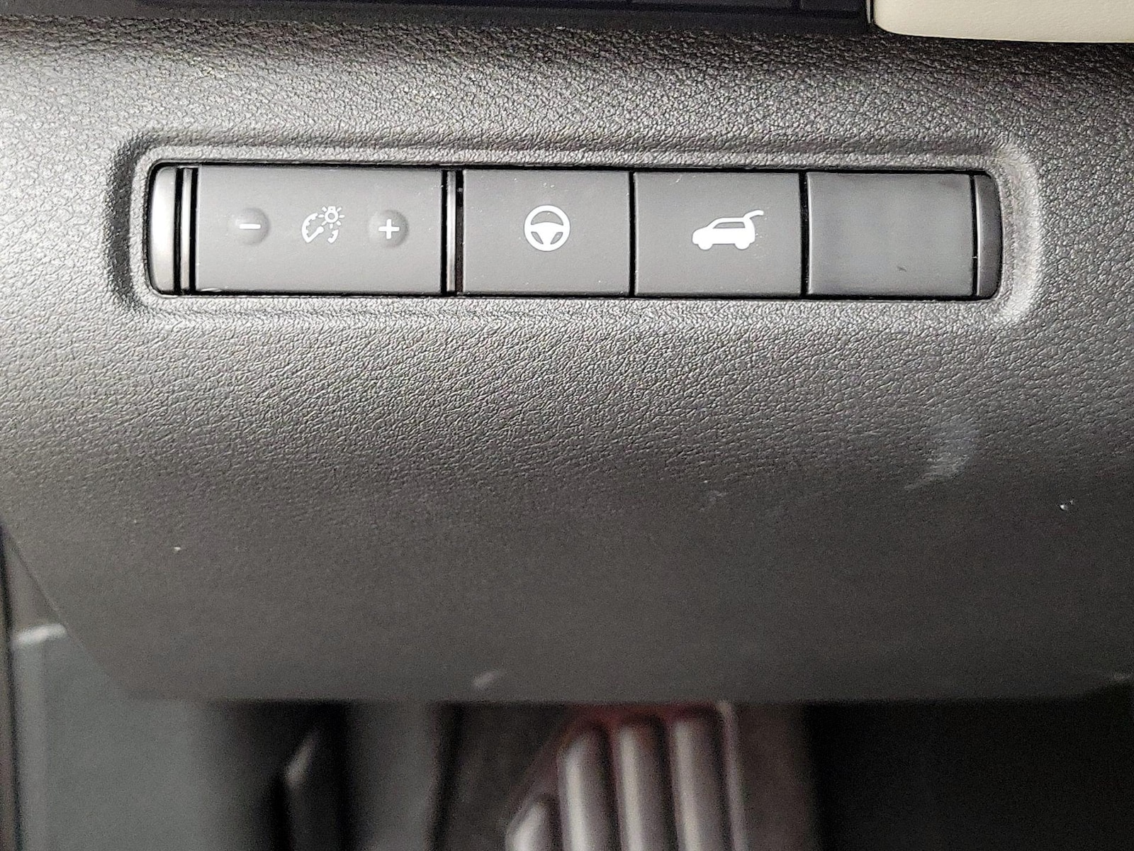 2025 Nissan Pathfinder SV - Photo 14
