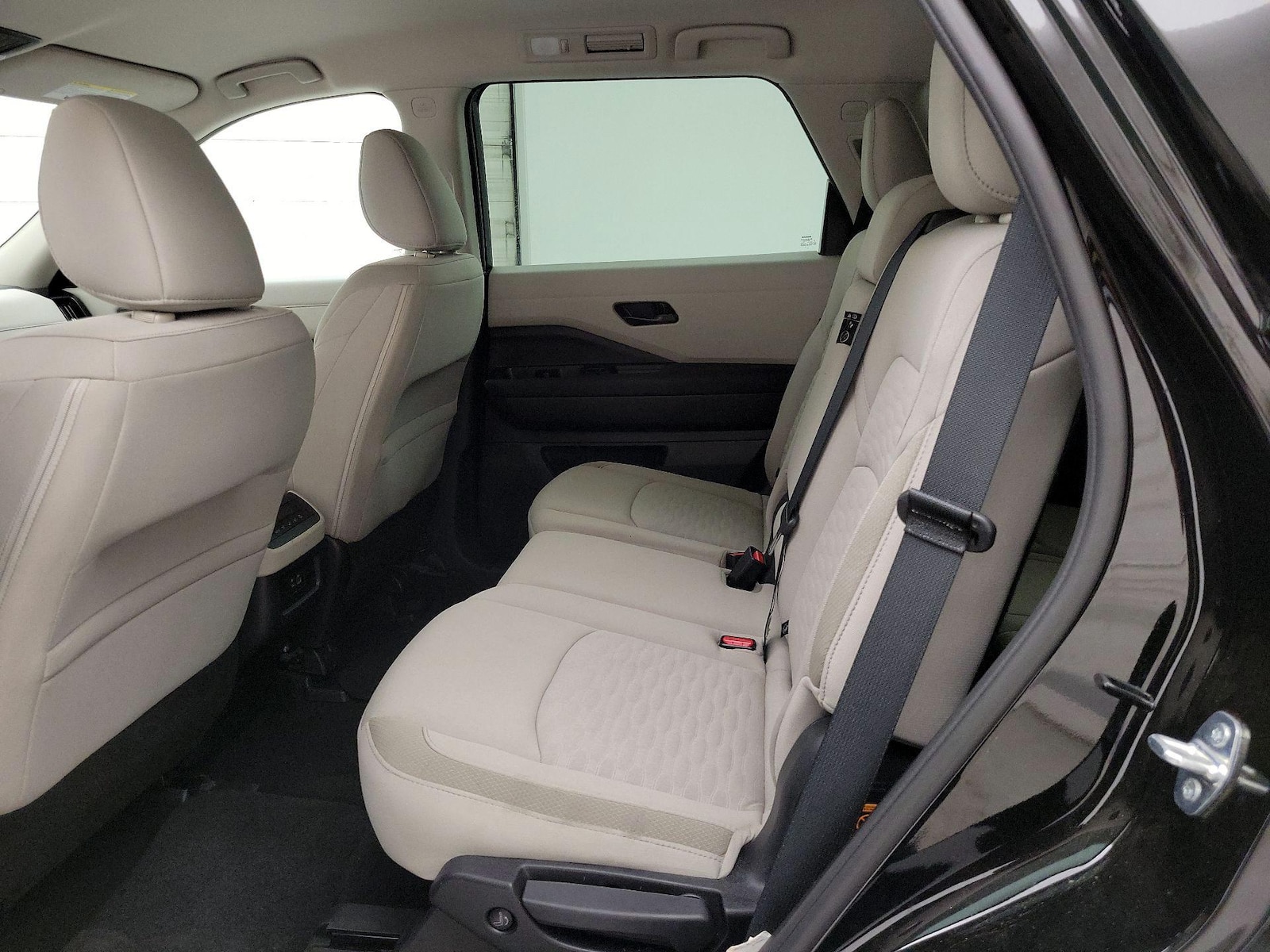 2025 Nissan Pathfinder SV - Photo 20