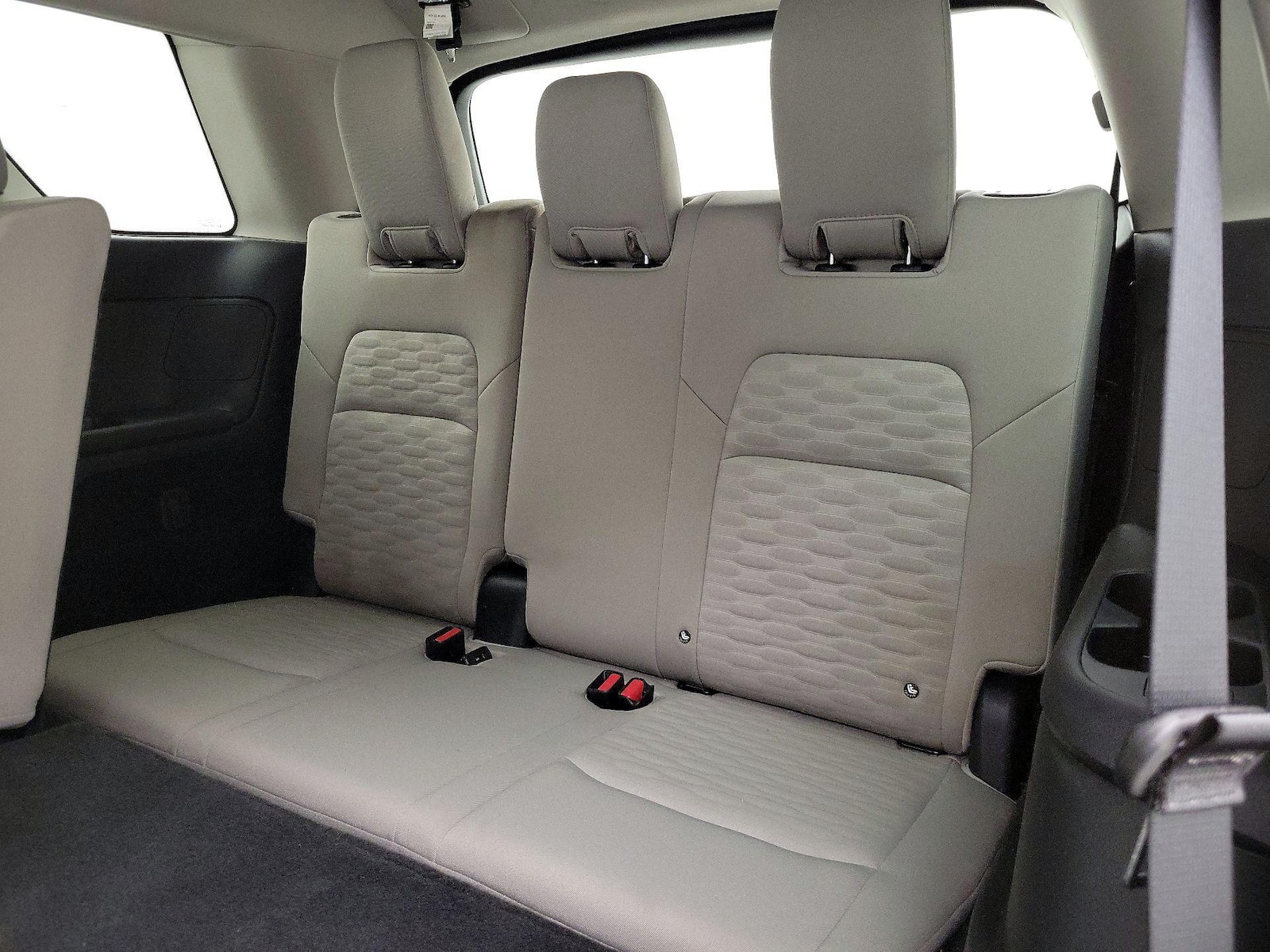 2025 Nissan Pathfinder SV - Photo 21