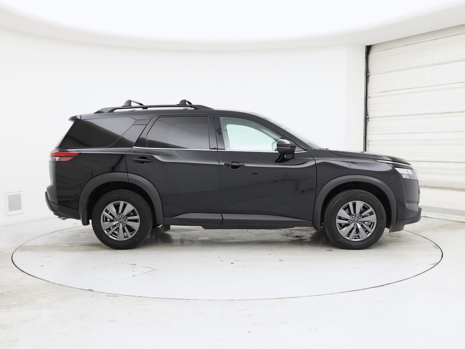 2025 Nissan Pathfinder SV - Photo 8