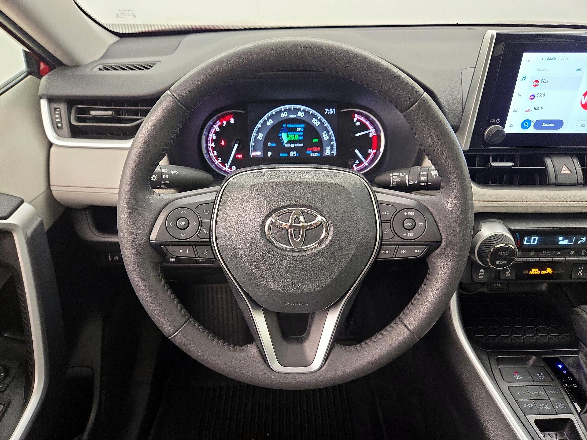 Thumbnail: 2025 Toyota RAV4 - 10