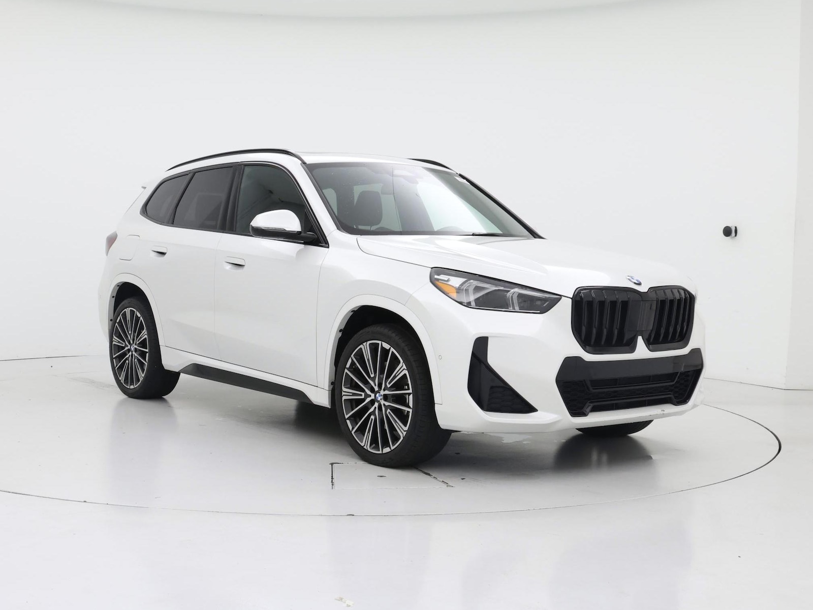 2025 BMW X1 28i - Photo 2