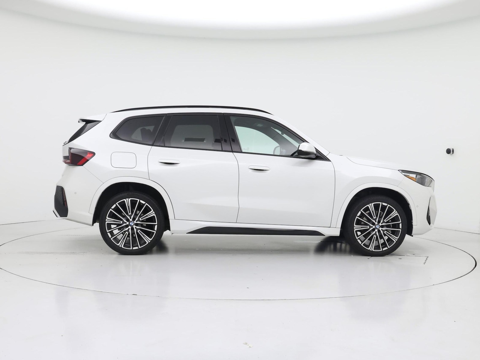 2025 BMW X1 28i - Photo 8
