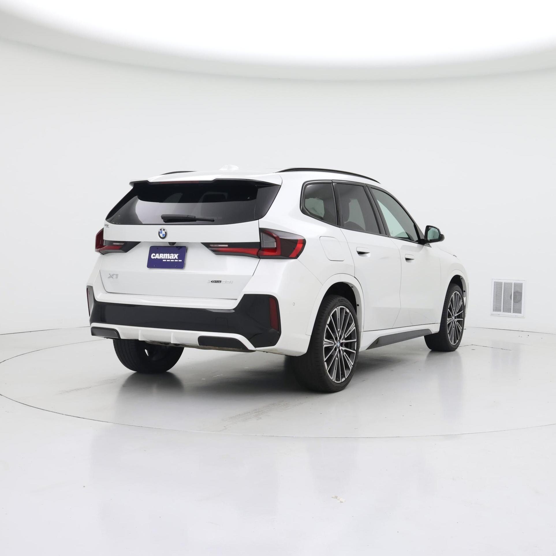 Thumbnail: 2025 BMW X1 - 8
