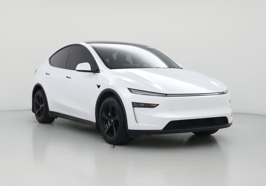 2026 Tesla Model Y Premium Rear-Wheel Drive in White — CarMax photo