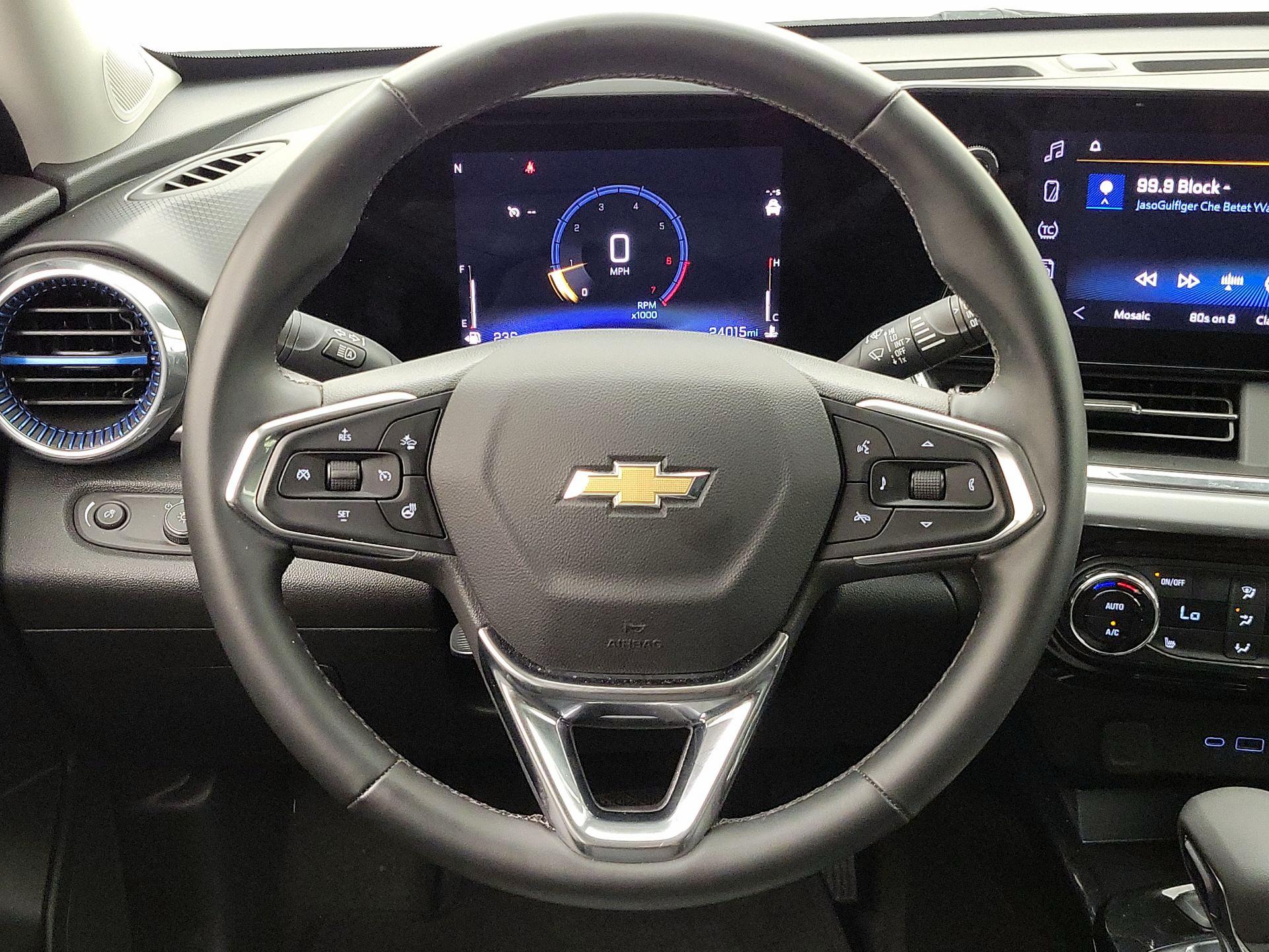 Thumbnail: 2025 Chevrolet Trax - 10
